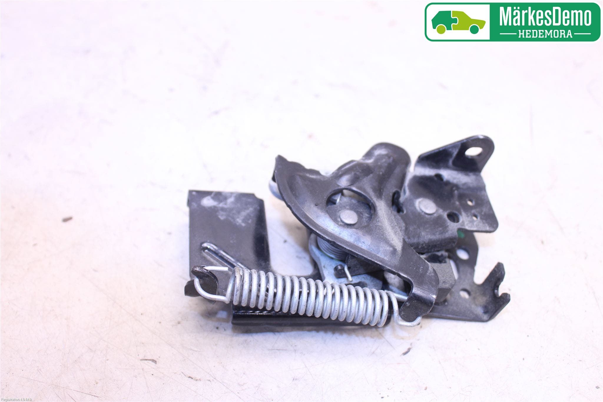 BMW 3 F30/F31/F80 12-19 Huvlås