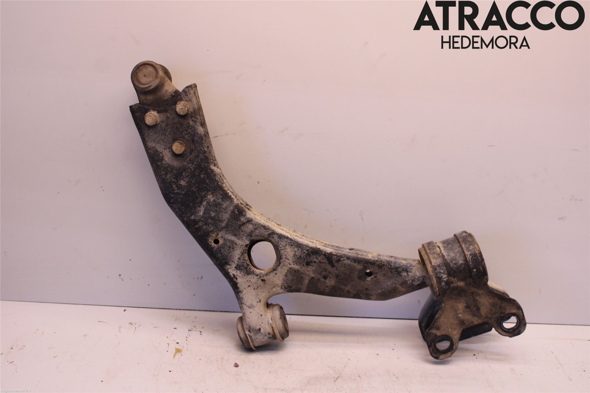 Ford FOCUS 15-18 Bärarm Fram Undre Vä