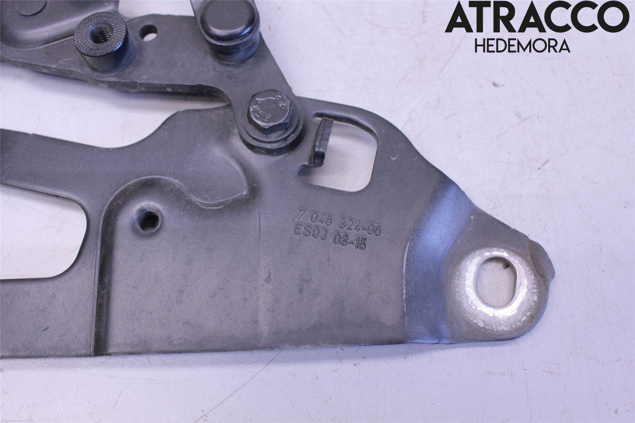 BMW 5 GT F07 09-17 Huvgångjärn