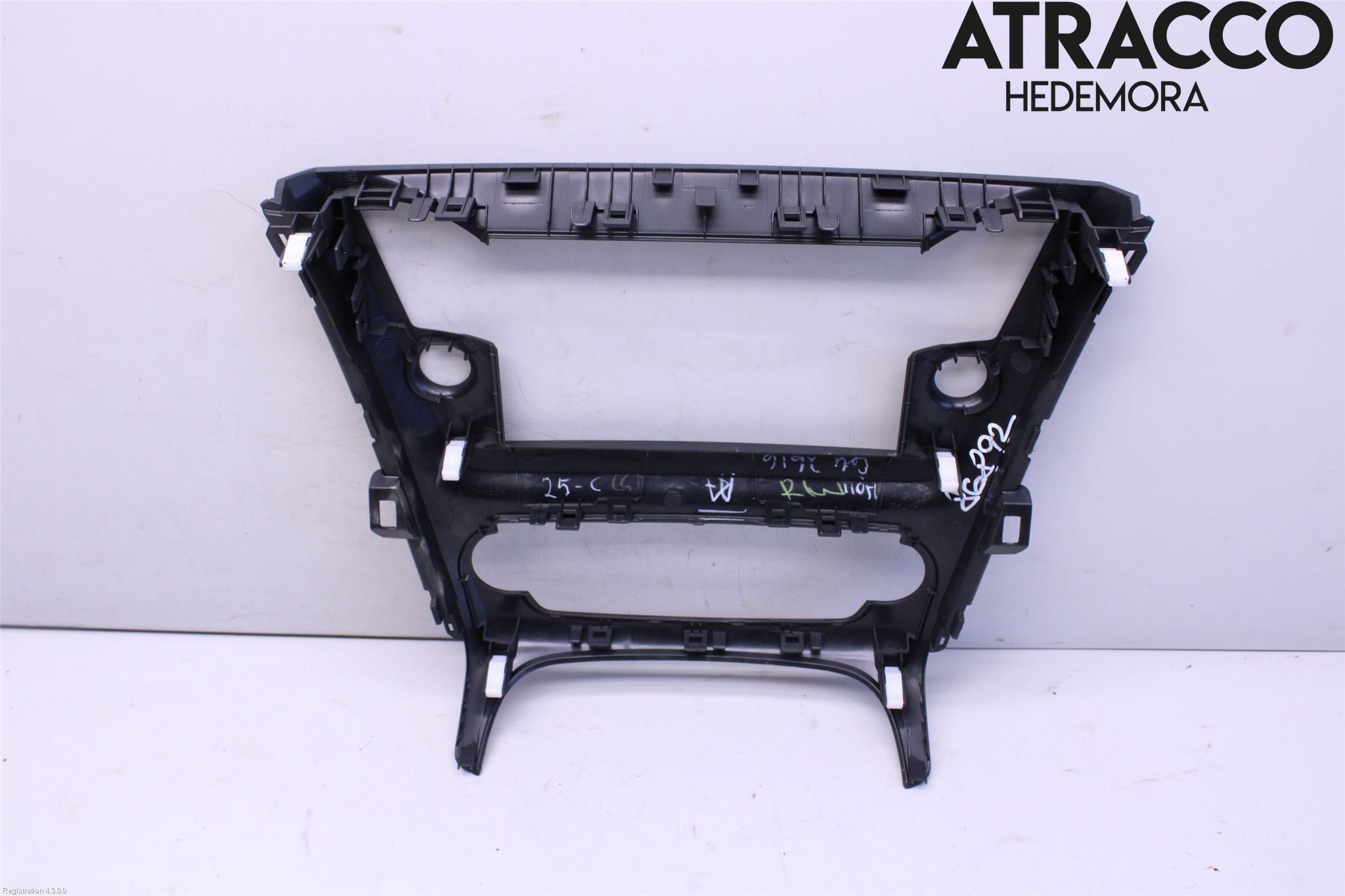 Toyota AVENSIS 16-18 Instrument-Radio Sarg