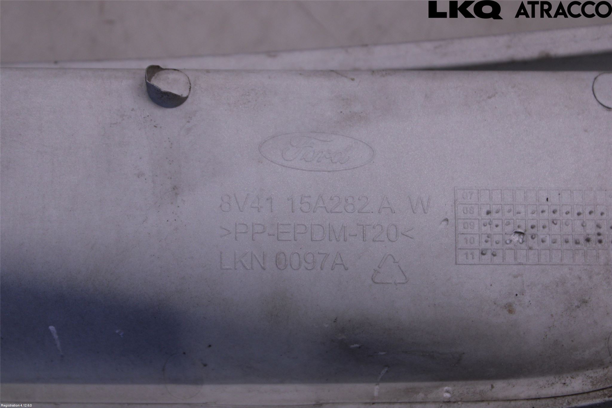 Ford KUGA 08-12 Grilldel Vänster