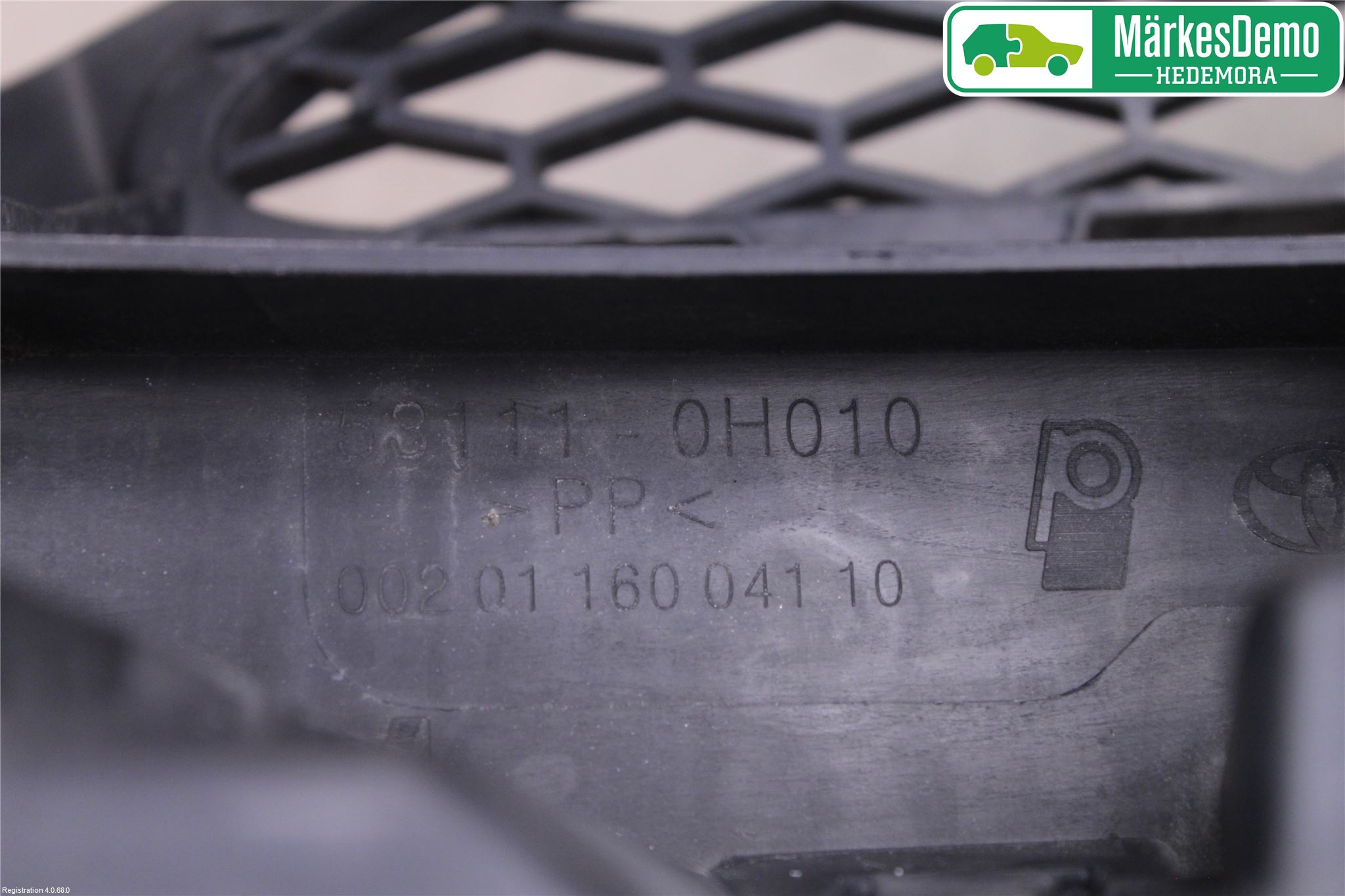 Toyota AYGO 06-14 Grill-Galler