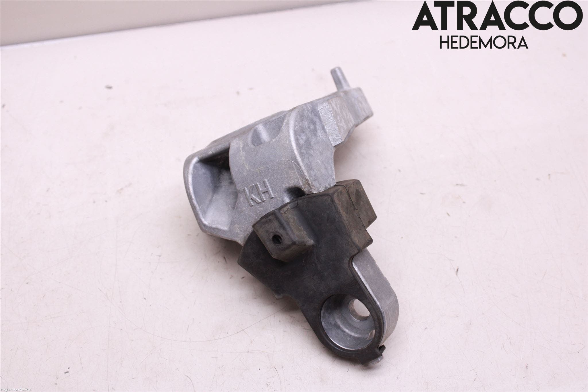 Toyota RAV4 19- Växellådsfäste