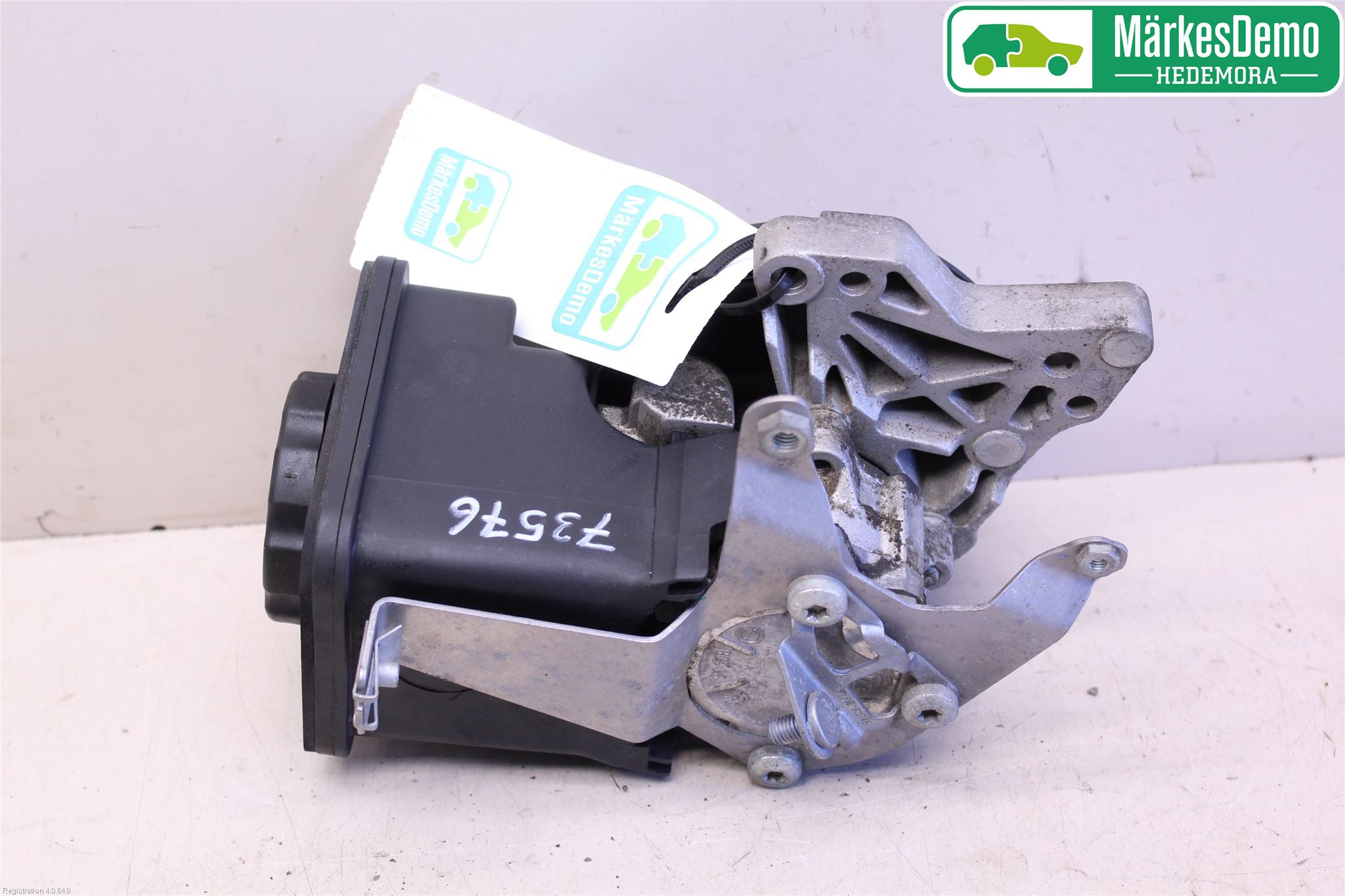 BMW X3 E83     03-10 Styrservopump