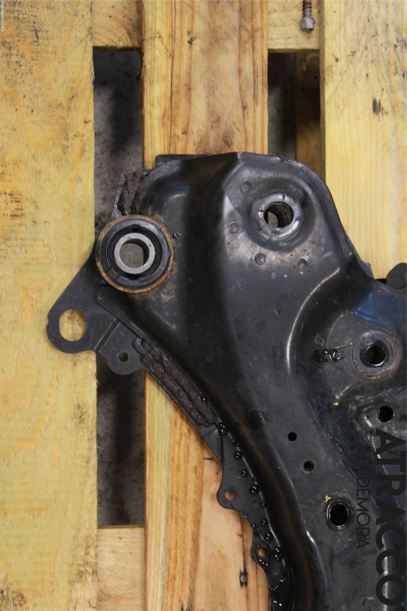 Toyota AVENSIS 09-15 Framvagnsbalk