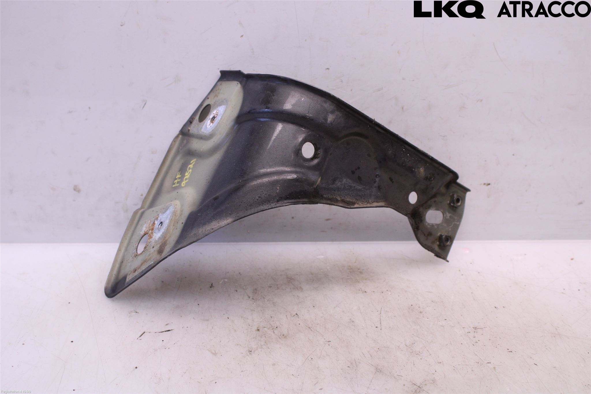 Volkswagen VW PASSAT 11-14 Skärmfäste Fram Hö