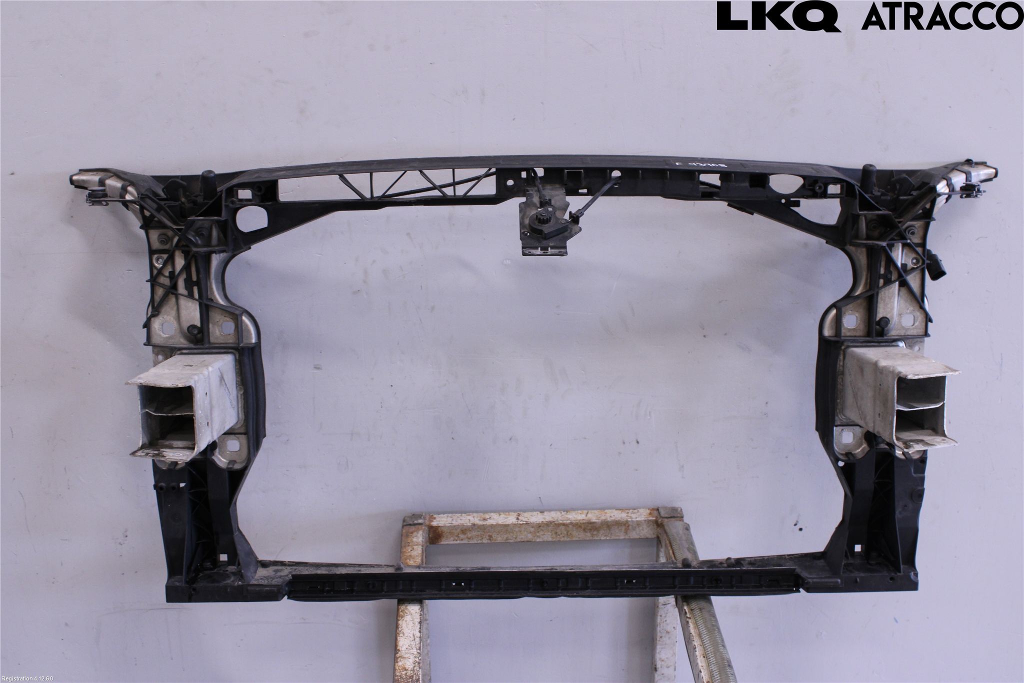 Audi A4/S4 B9 16-19 Frontplåt