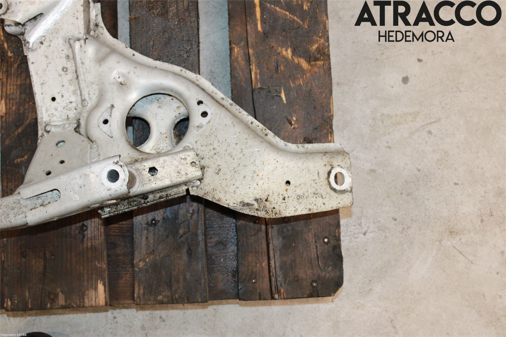 BMW 1 E87/81 5D/3D 03-11 Framvagnsbalk