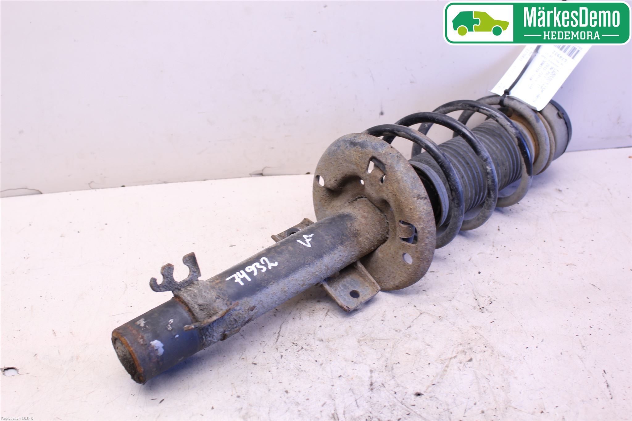 Volkswagen VW POLO 10-17 Fjäderben Fram Vänster