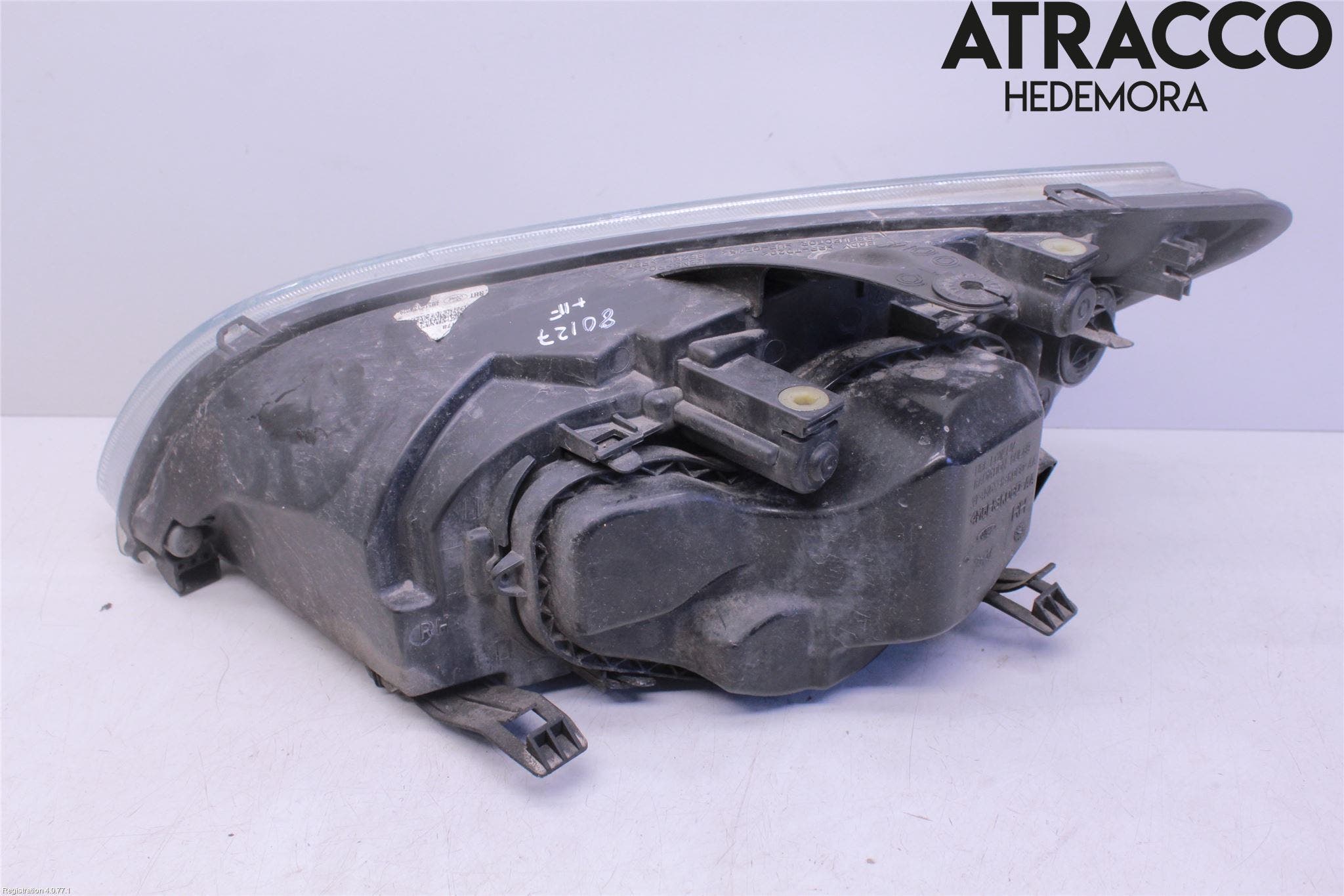 Ford FOCUS 04-07 Strålkastare Höger