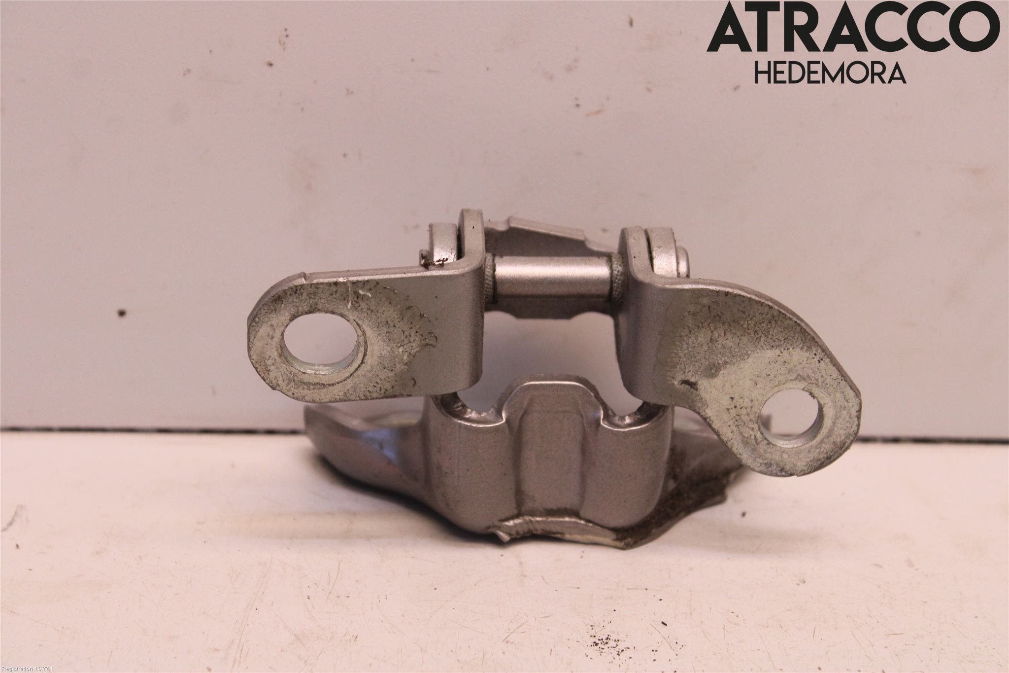 Toyota AVENSIS 16-18 Dörrgångjärn