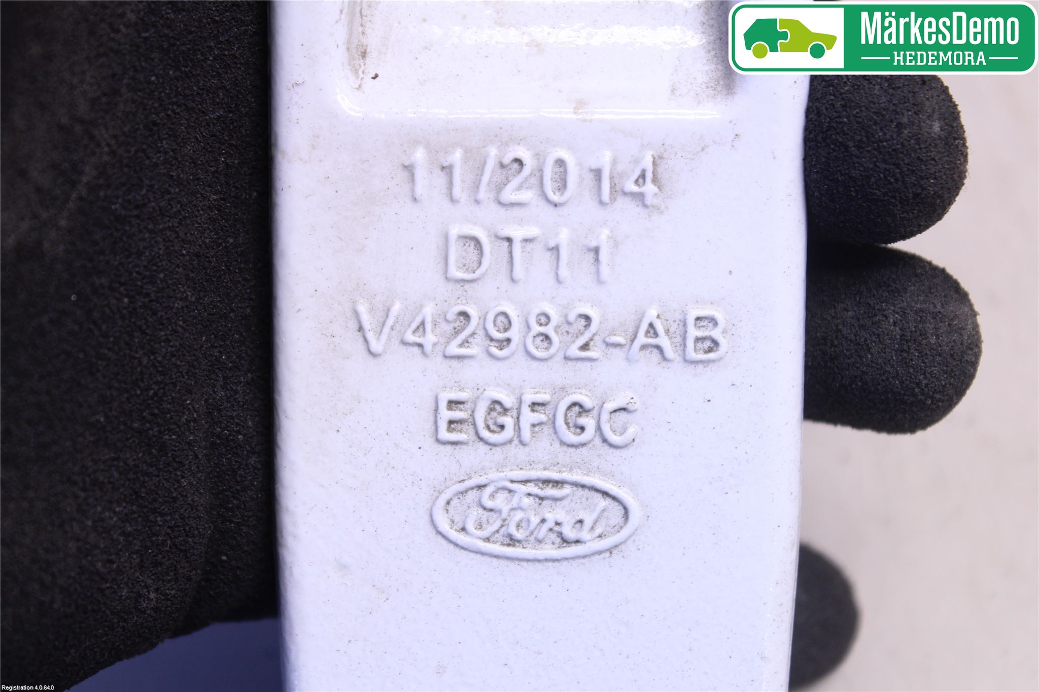 Ford TRANSIT/TOURNEO CONNECT 13-22 Bakluckegångjärn Vä