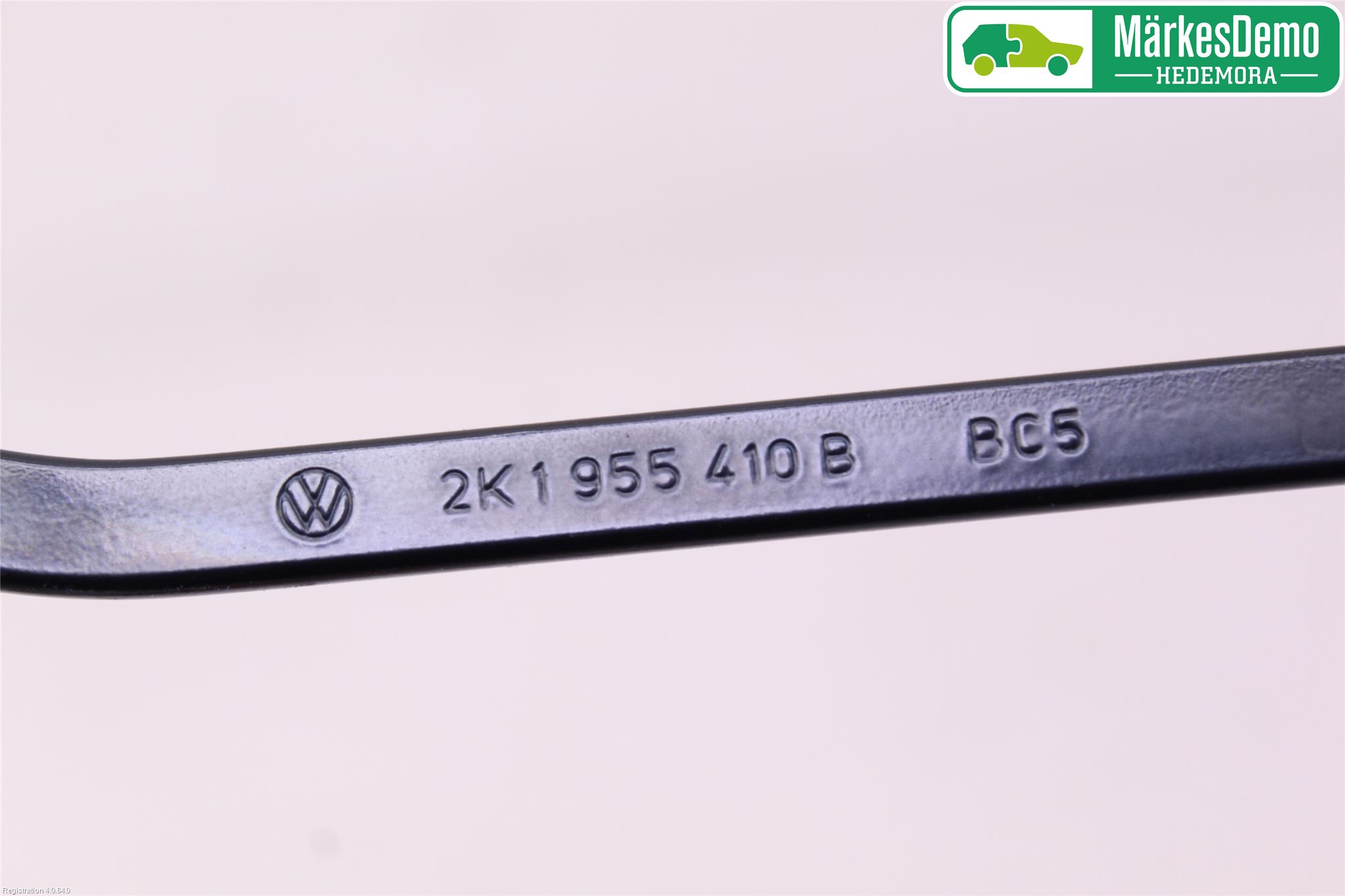Volkswagen VW TOURAN 10-15 Torkararm Armar Vindruta