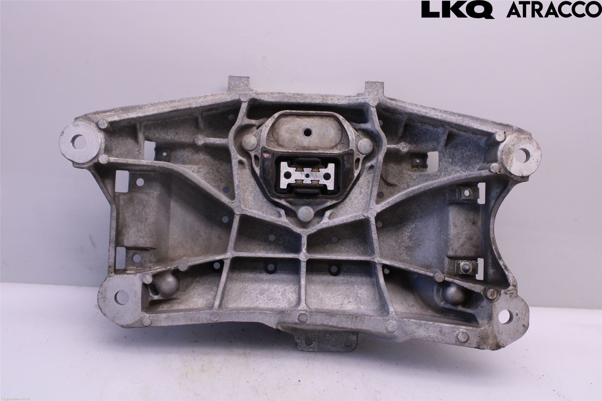 Audi A4 12-15 Växellådsbalk