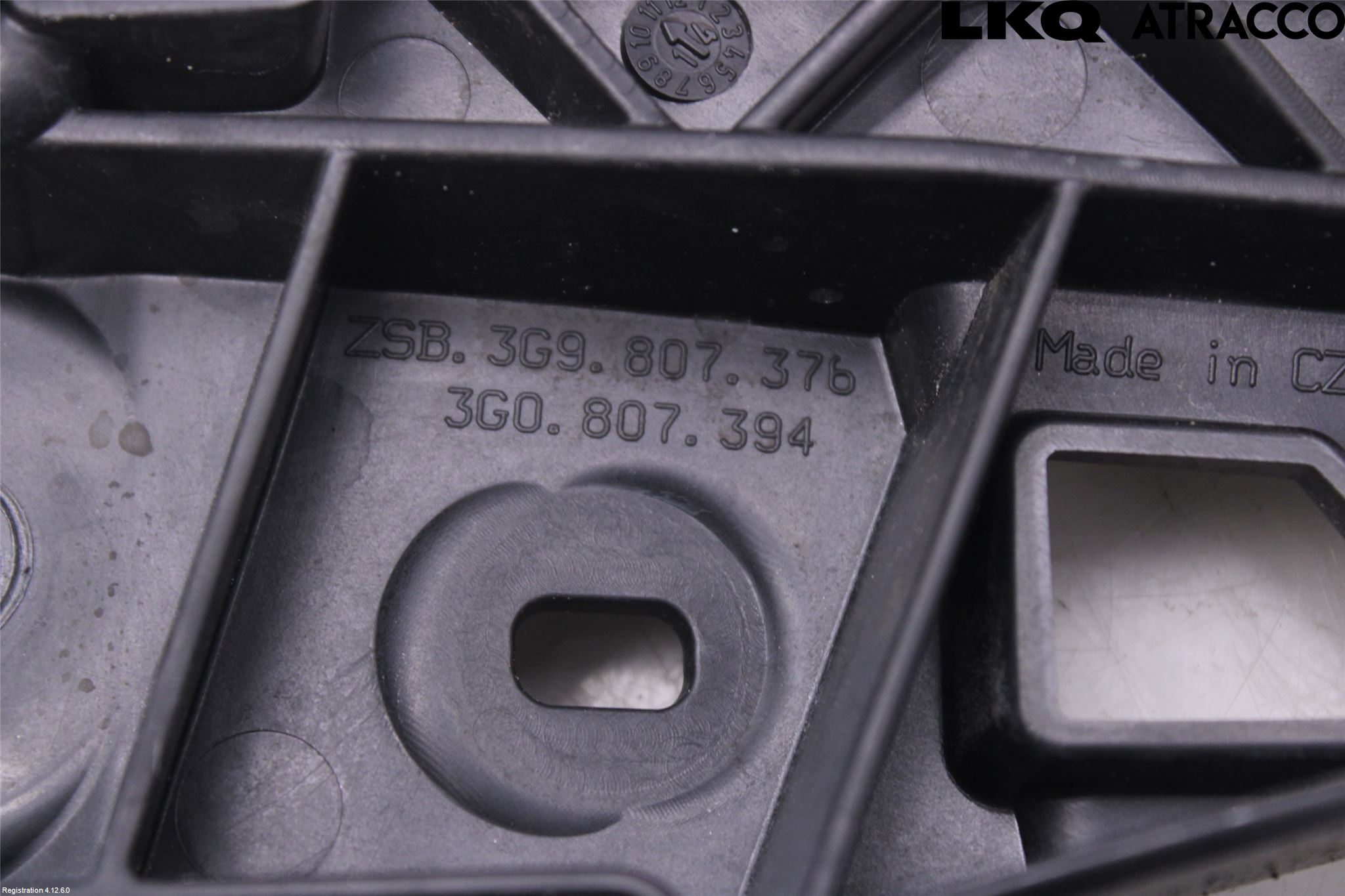 Volkswagen VW PASSAT 15-19 Stötfångarfäste Bak Hö