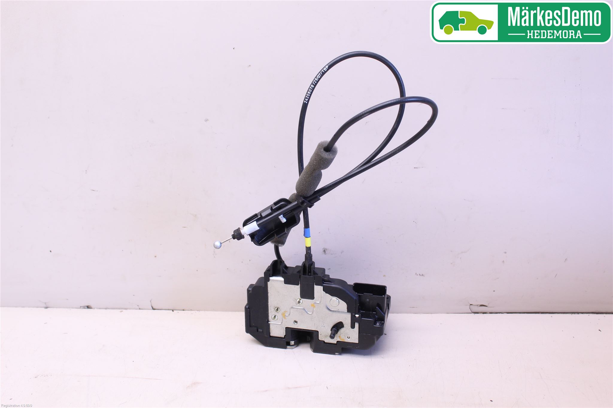 Nissan NOTE E11 06-14 Låskista-Dörrlås