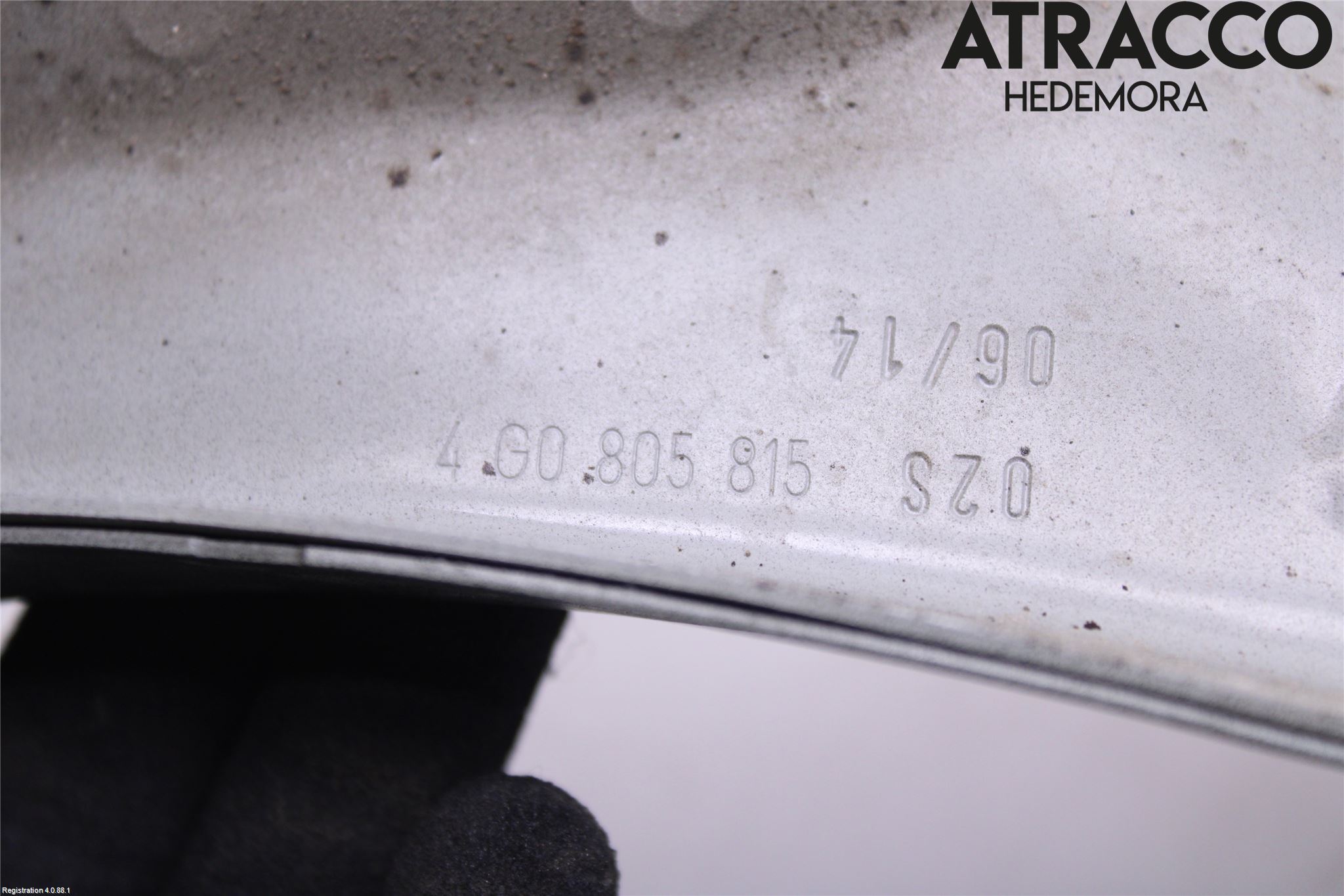 Audi A6 ALLROAD 12-18 Skärmfäste Fram Vä