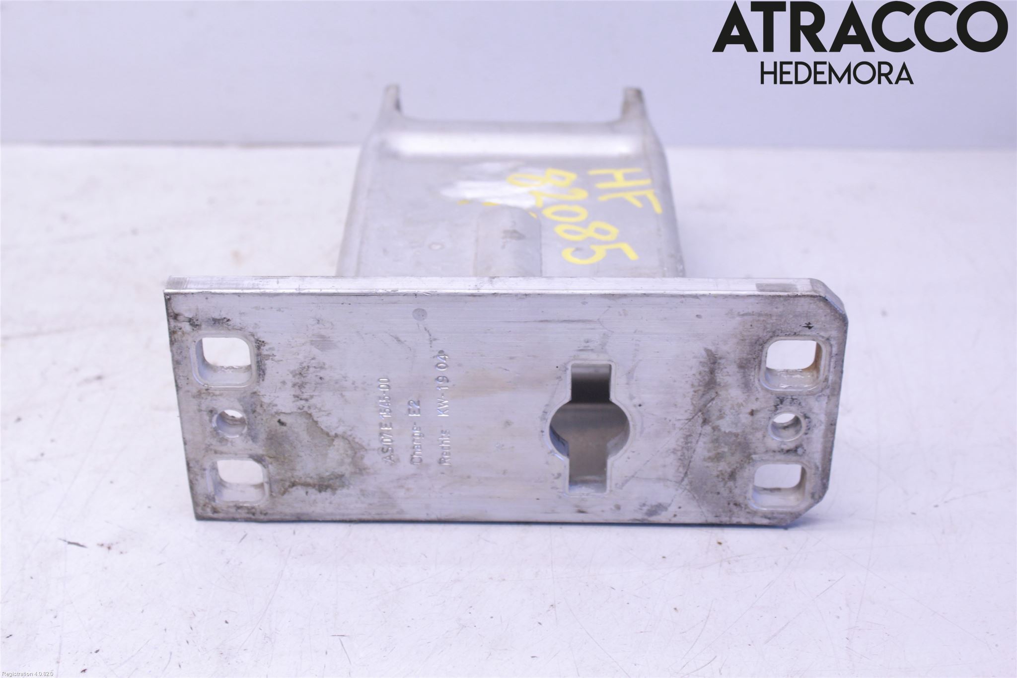 BMW 6 E63/64    02-10 Stötfångarbärjärn Fram