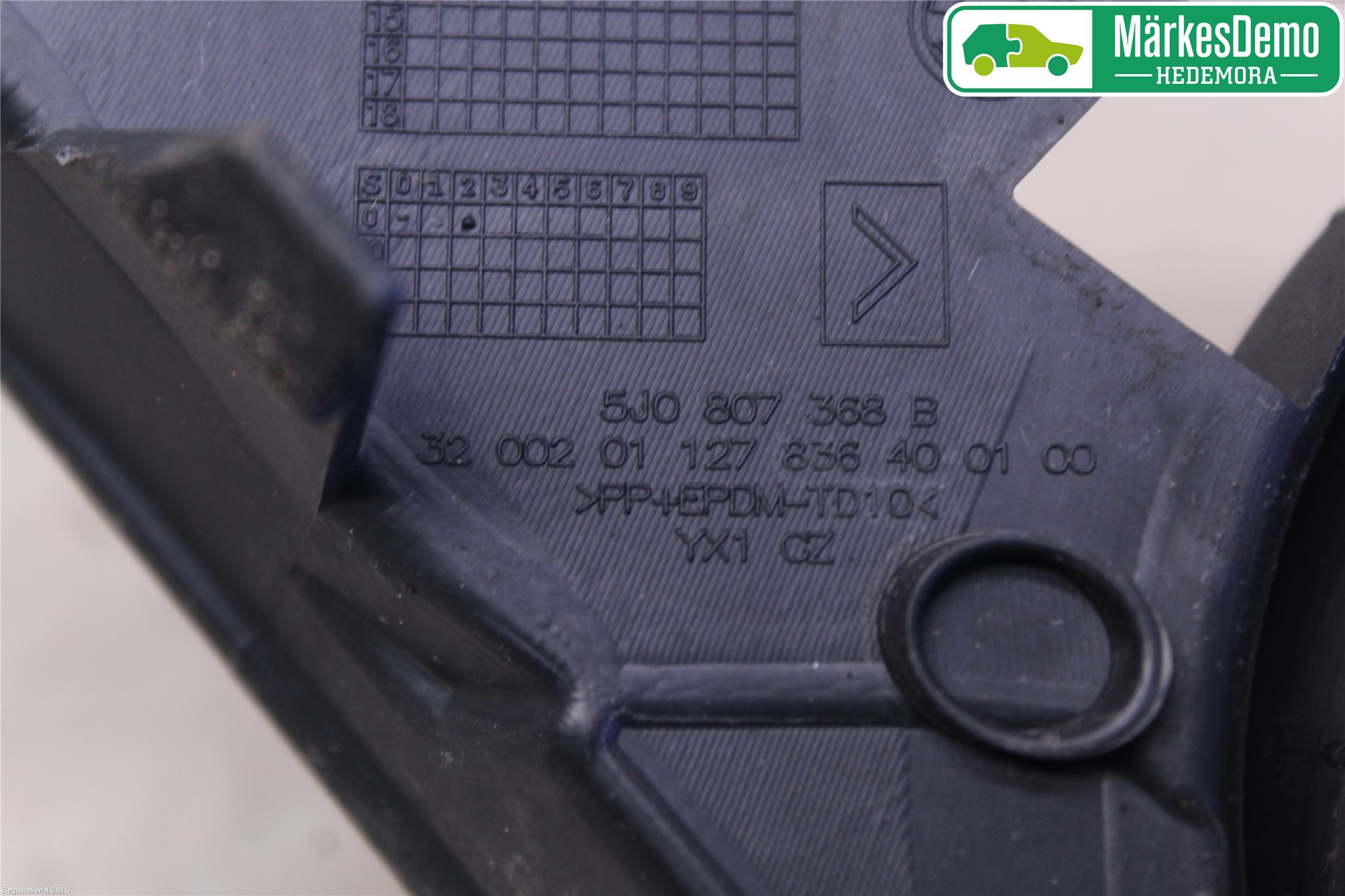 Skoda FABIA 07-14 Dimljussarg Fram