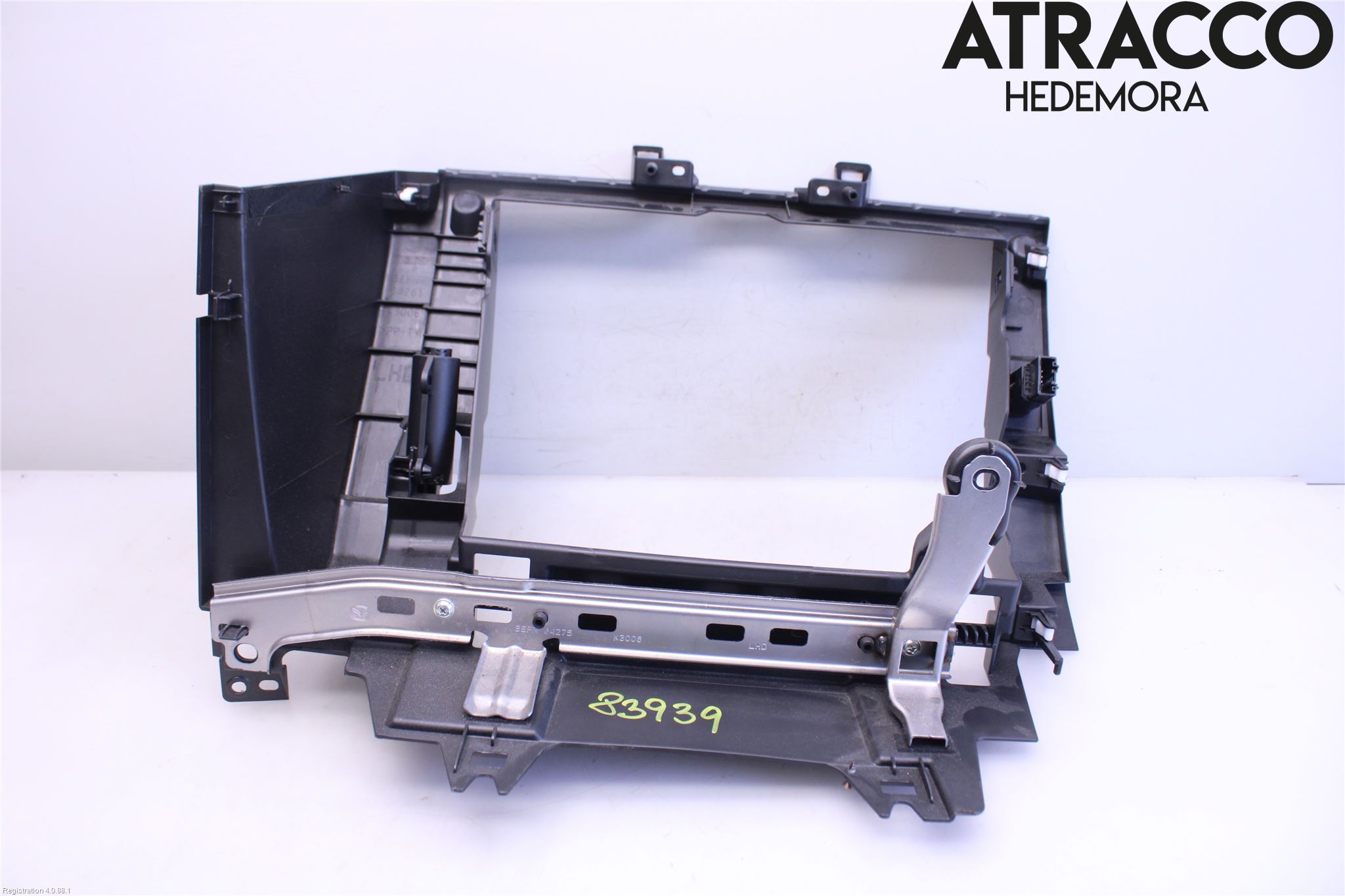 Mazda 3 IV 19- Handskfack Insats