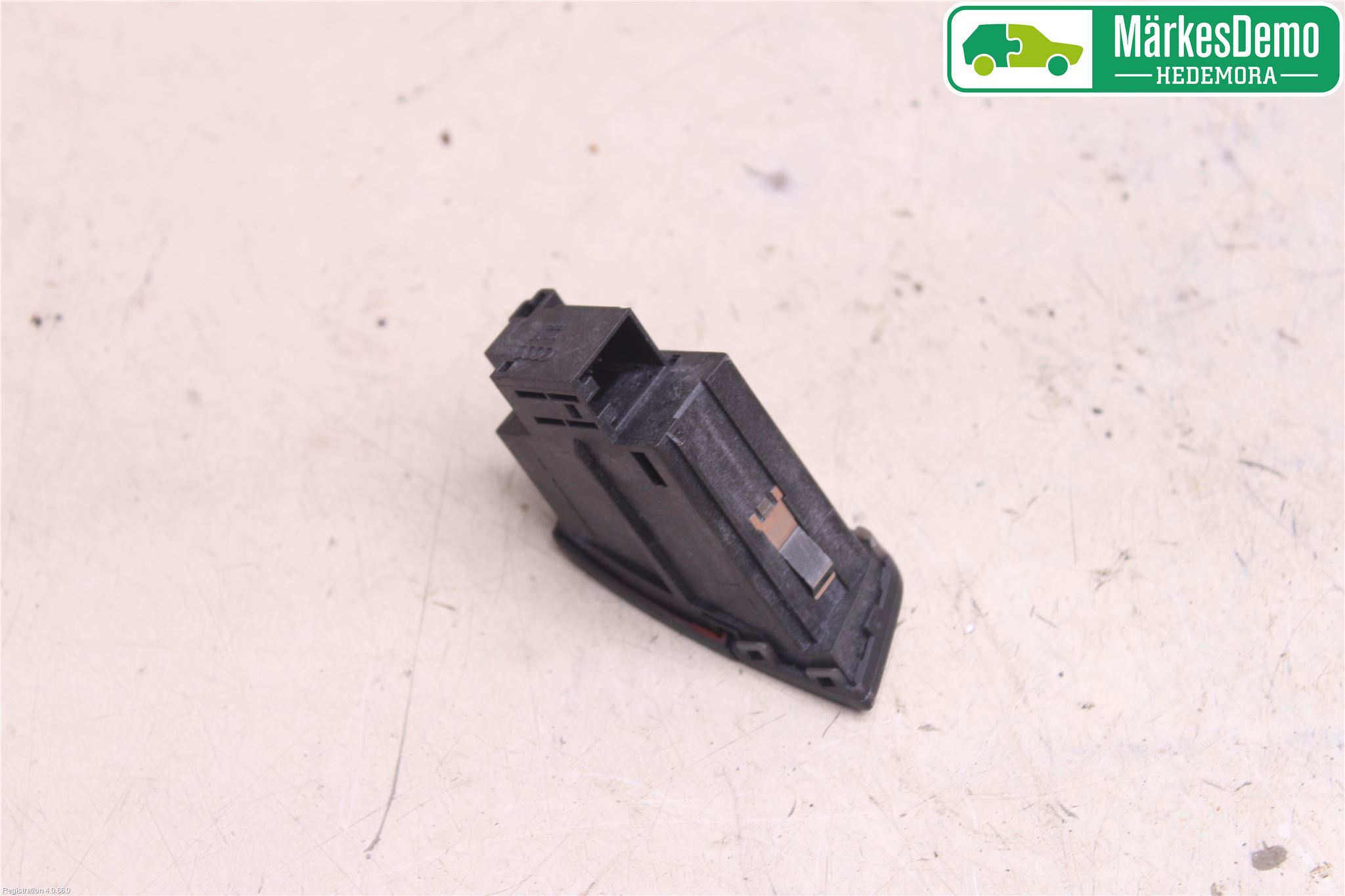 Audi A4 12-15 Strömställare Varnings