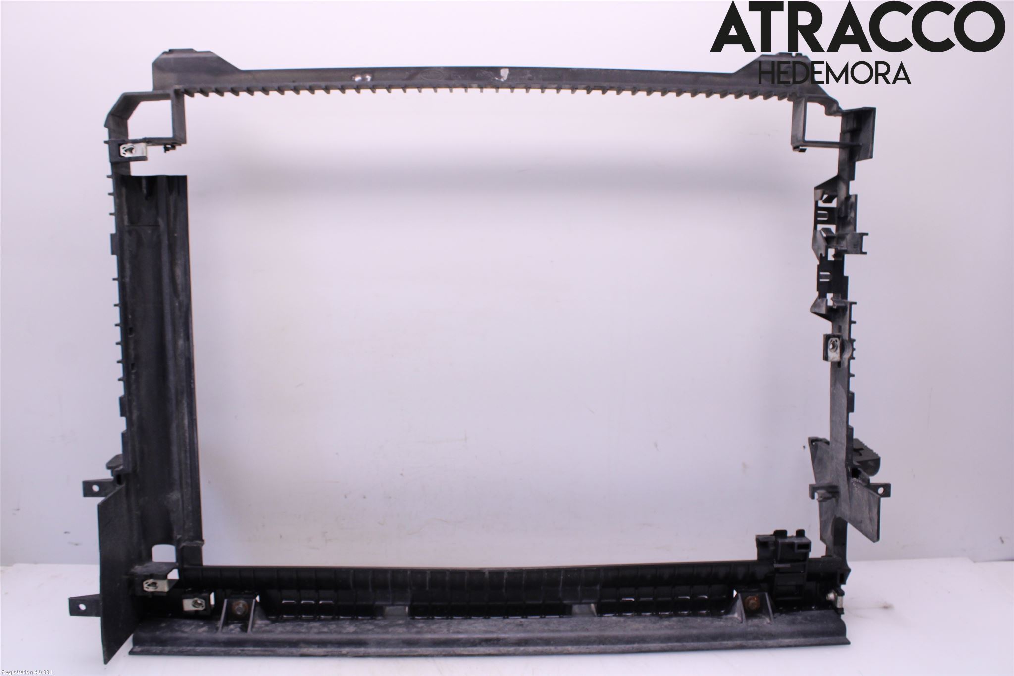 Jaguar F-PACE Kylarfäste-Ram-Balk