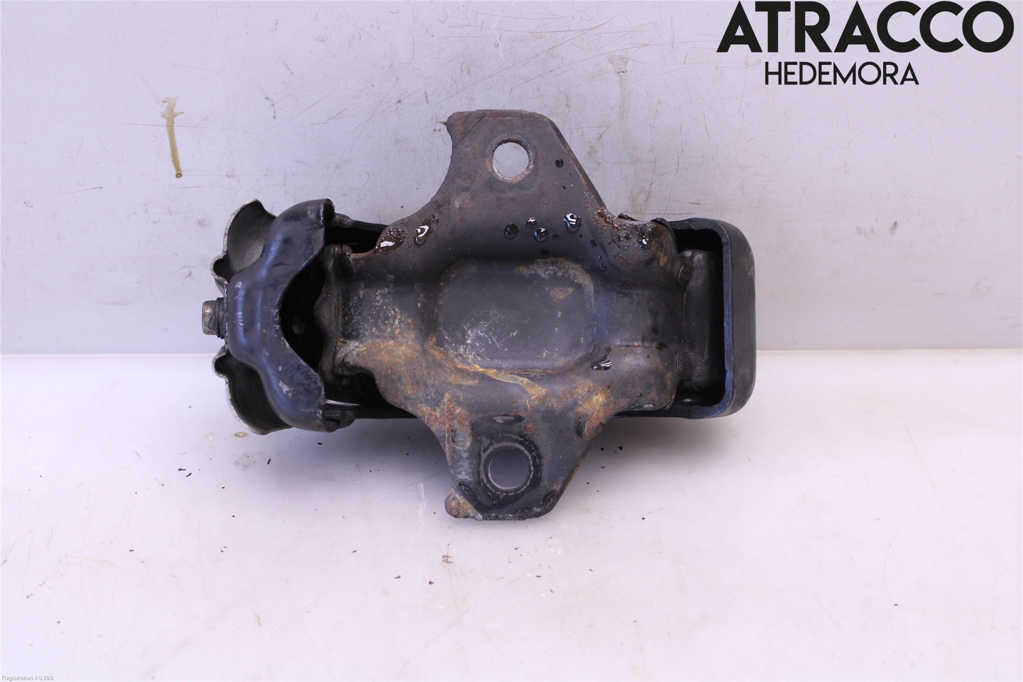 Toyota HILUX 16- Motorfäste