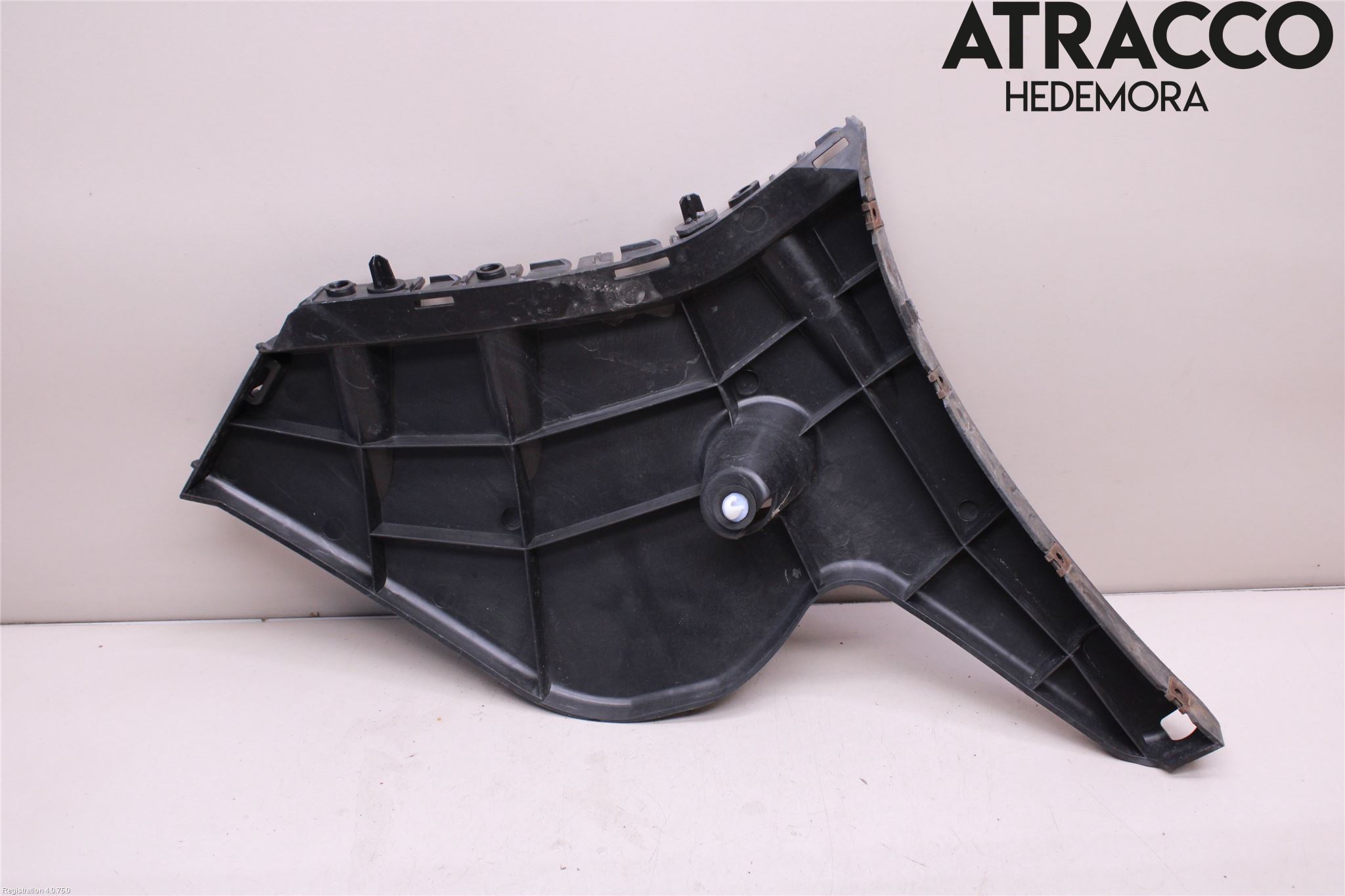 Volvo V60 14-18 Stötfångarfäste Bak Vä