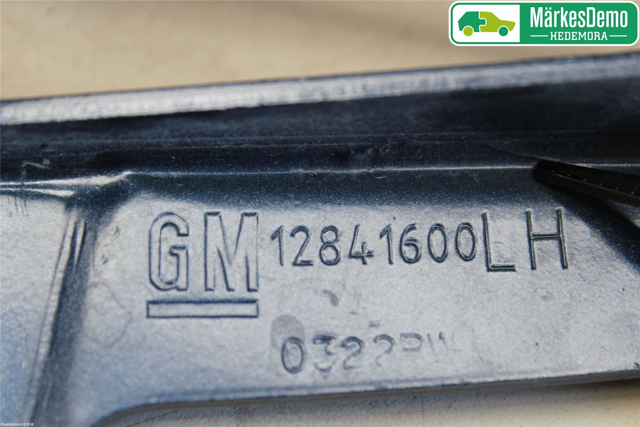 Opel INSIGNIA 09-16 Huvgångjärn