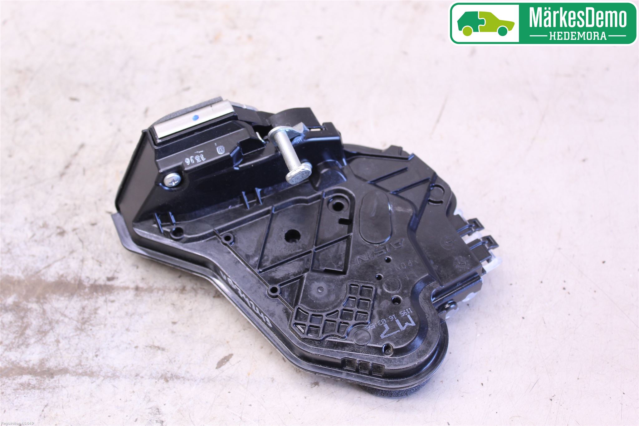 Toyota HILUX 16- Låskista-Dörrlås