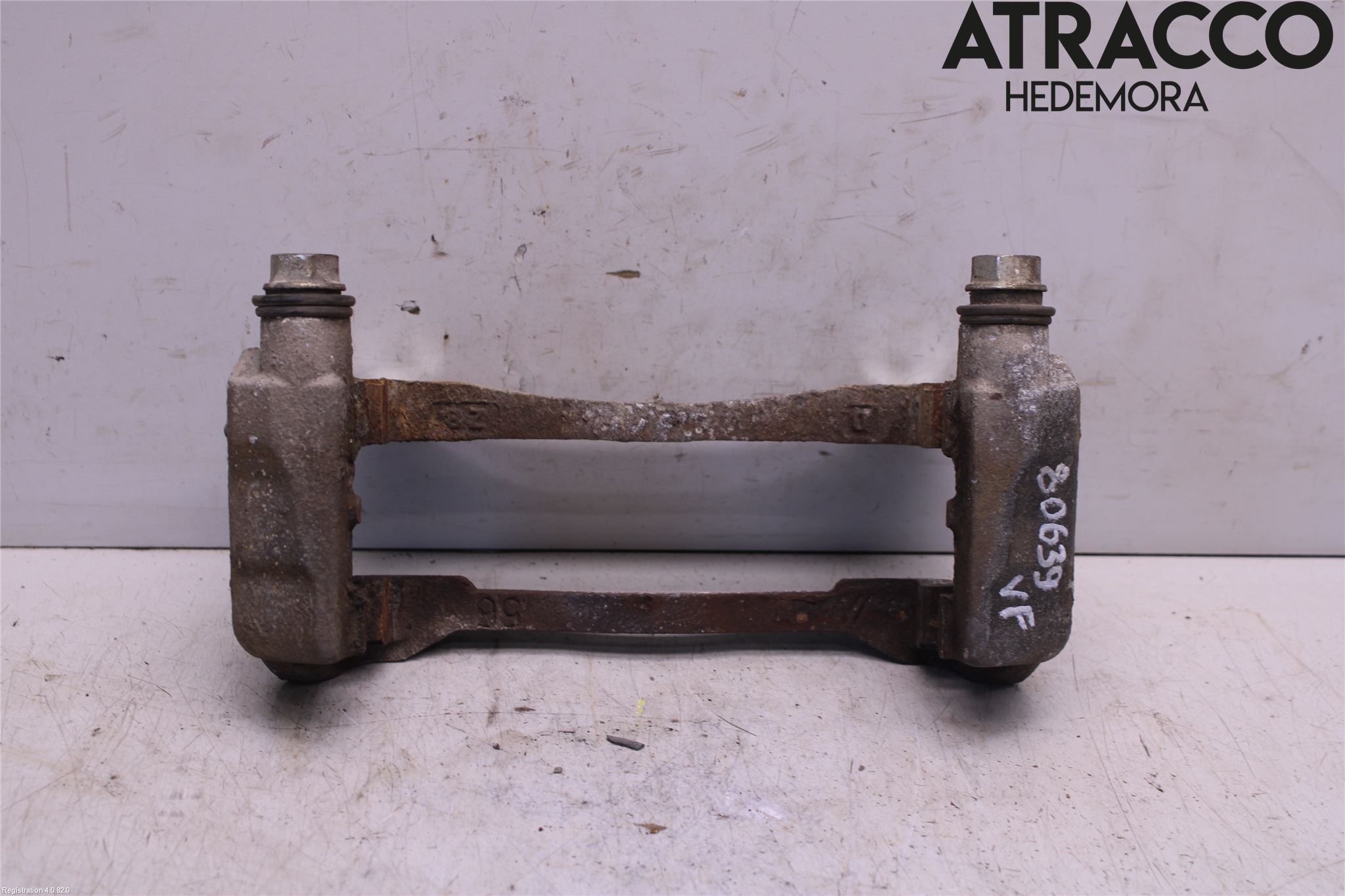 Toyota RAV4 19- Bromsokshållare