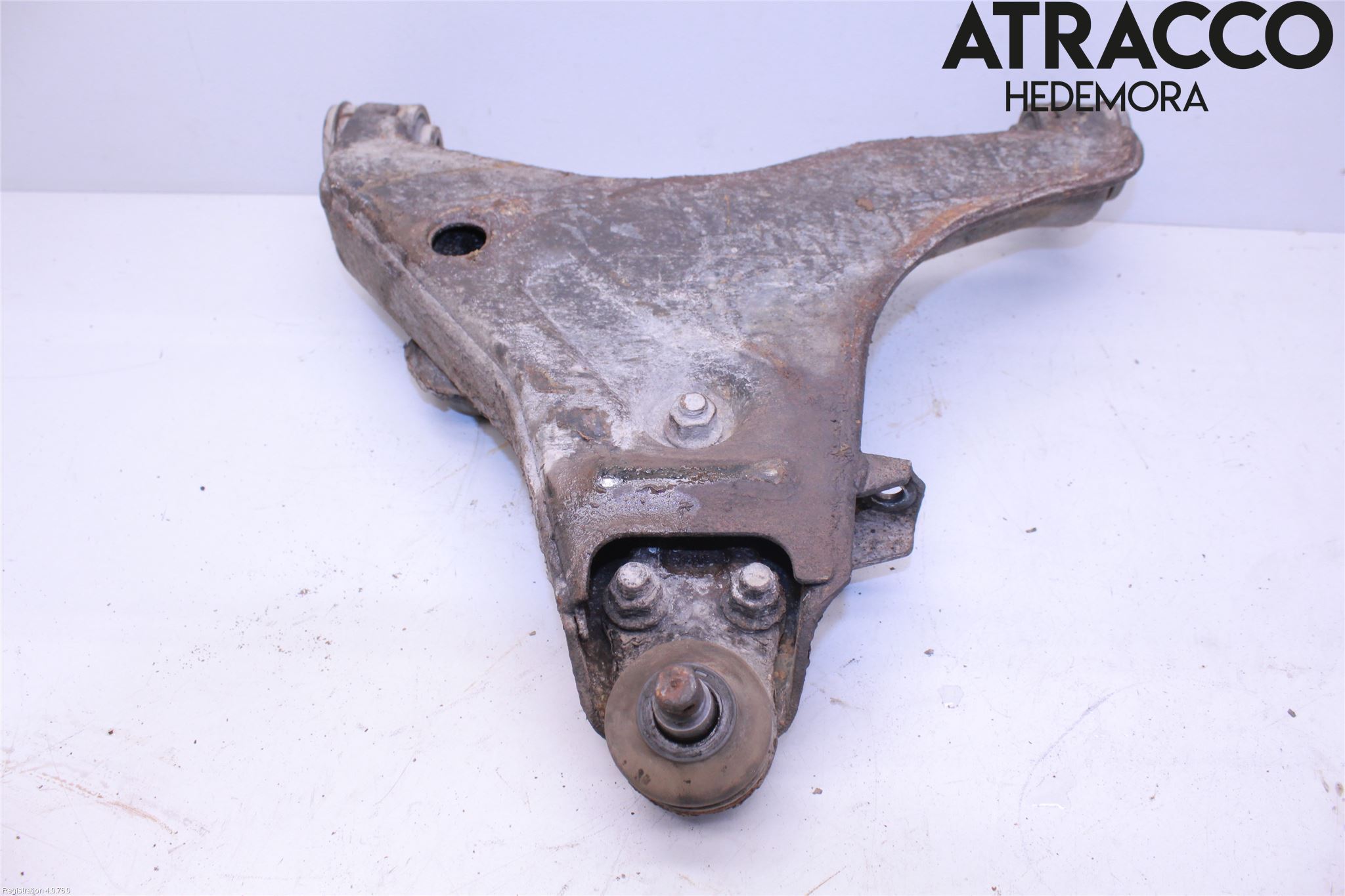 Mitsubishi L200 06-15 Bärarm Fram Undre Vä