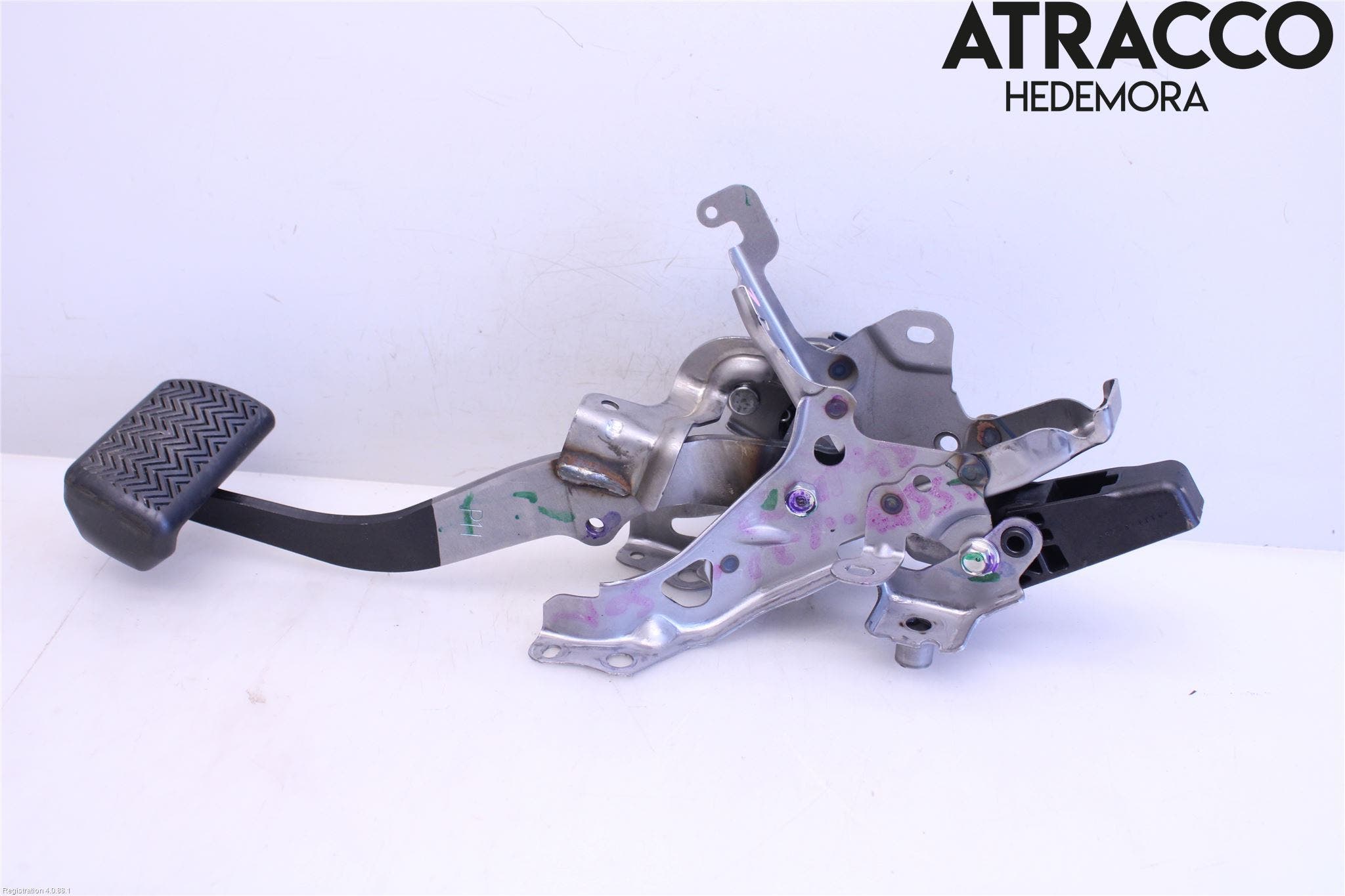 Toyota YARIS CROSS XP21 21- Bromspedal