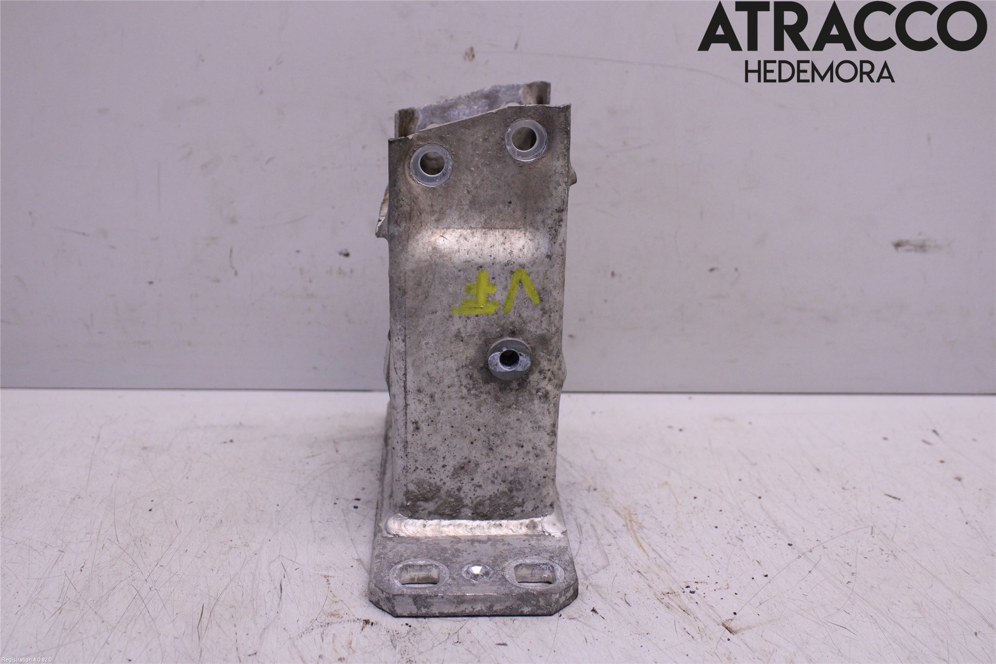 BMW 5 E60/61 Sed/Tou 02-10 Stötfångarbärjärn Fram