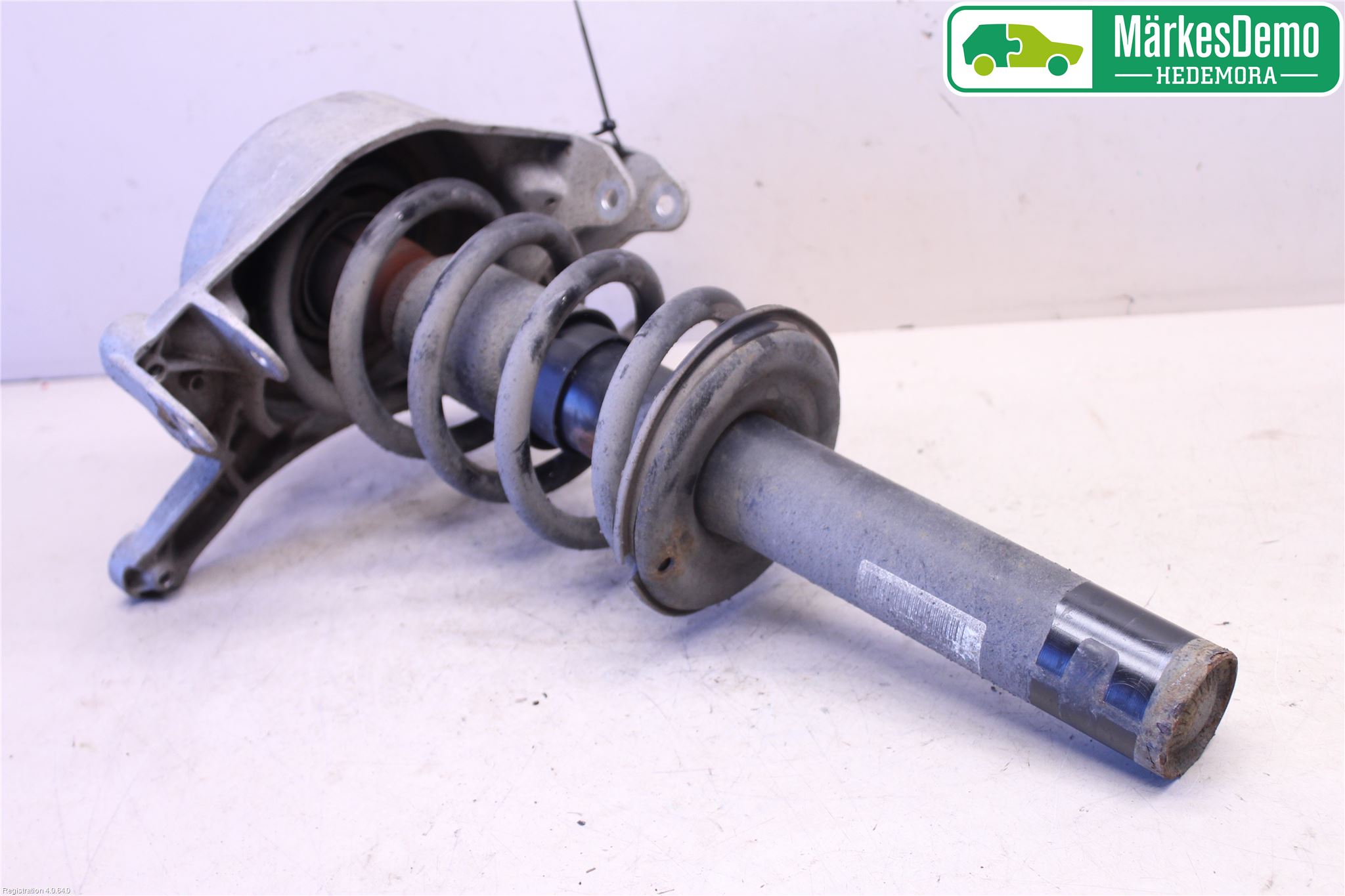 Audi Q5 09-16 Fjäderben Fram Vänster