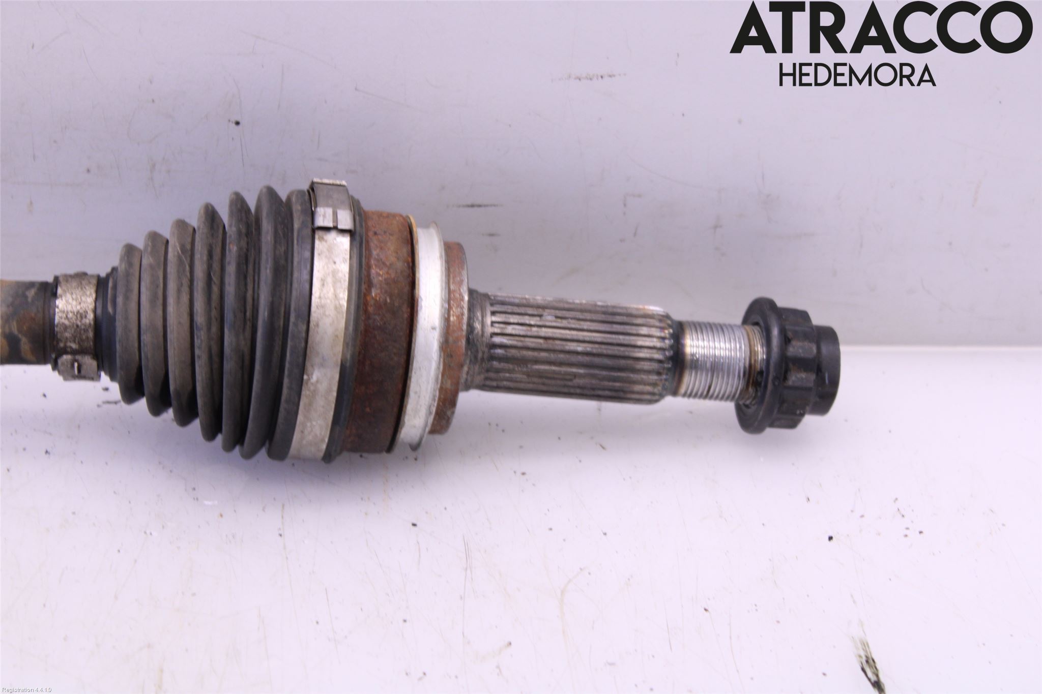 Toyota COROLLA CROSS XG10 22- Drivaxel Bak Höger