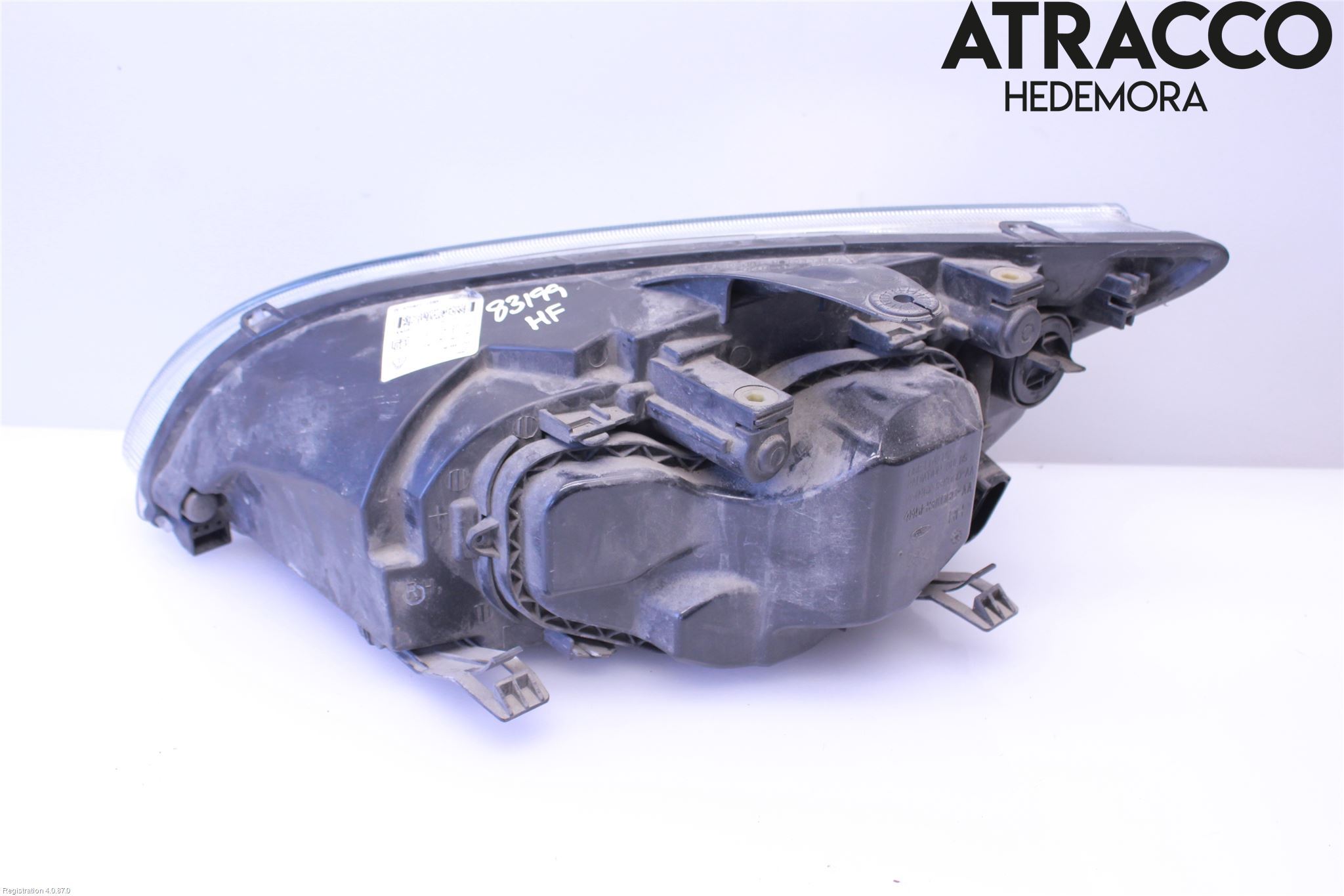 Ford FOCUS     04-07 Strålkastare Höger