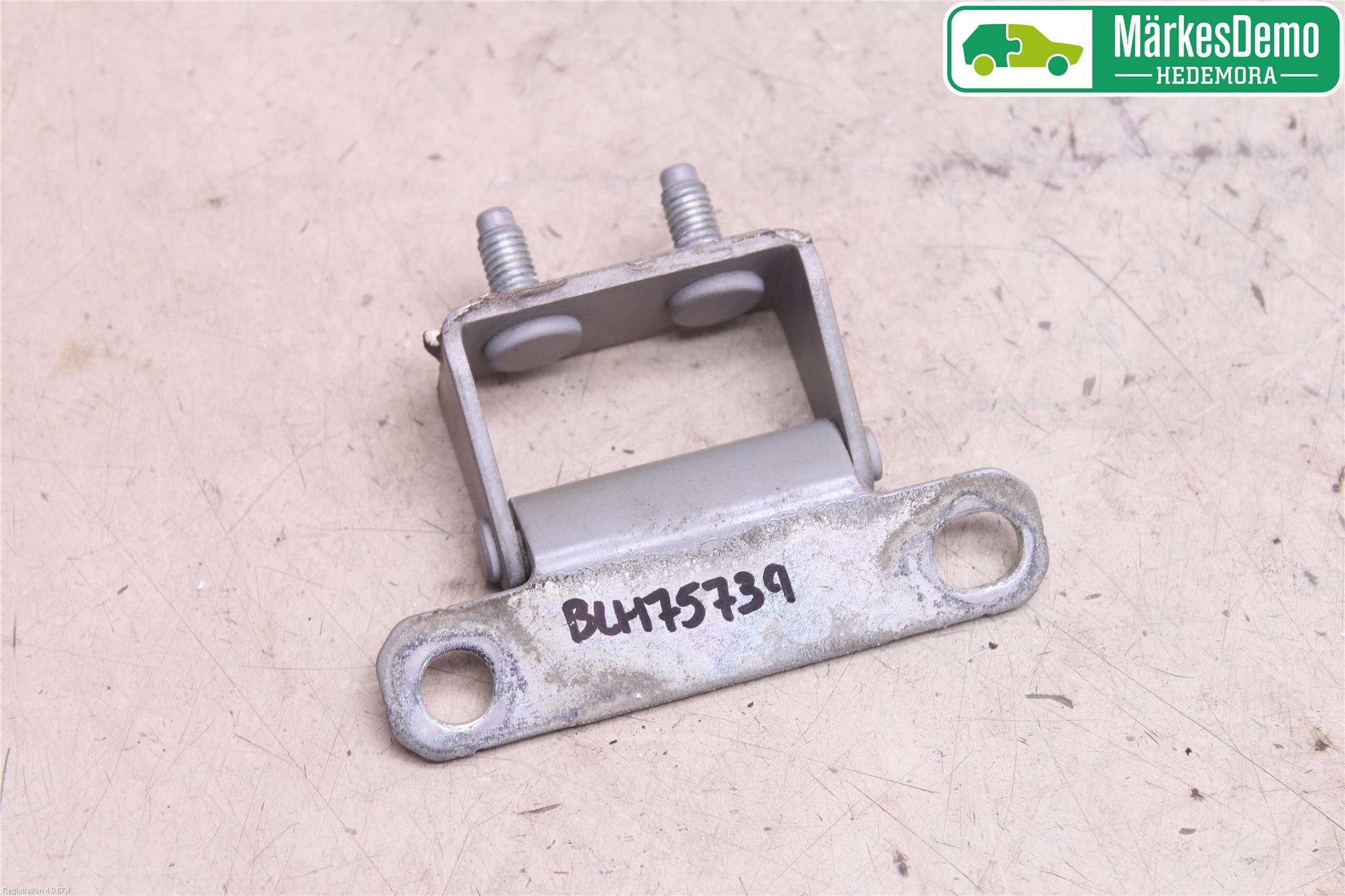 Kia CEED 06-12 Bakluckegångjärn Hö