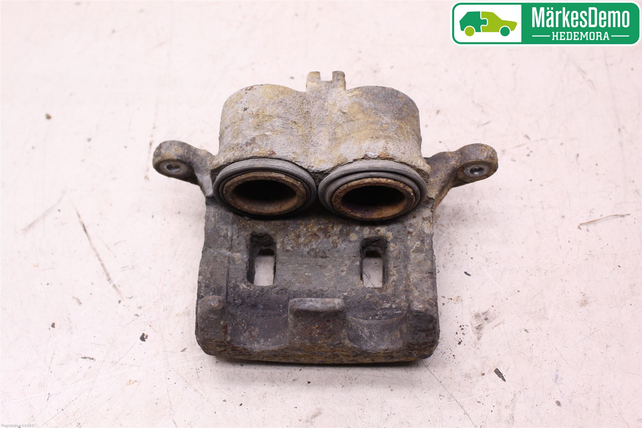 Nissan NAVARA 05-16 Bromsok Fram Höger