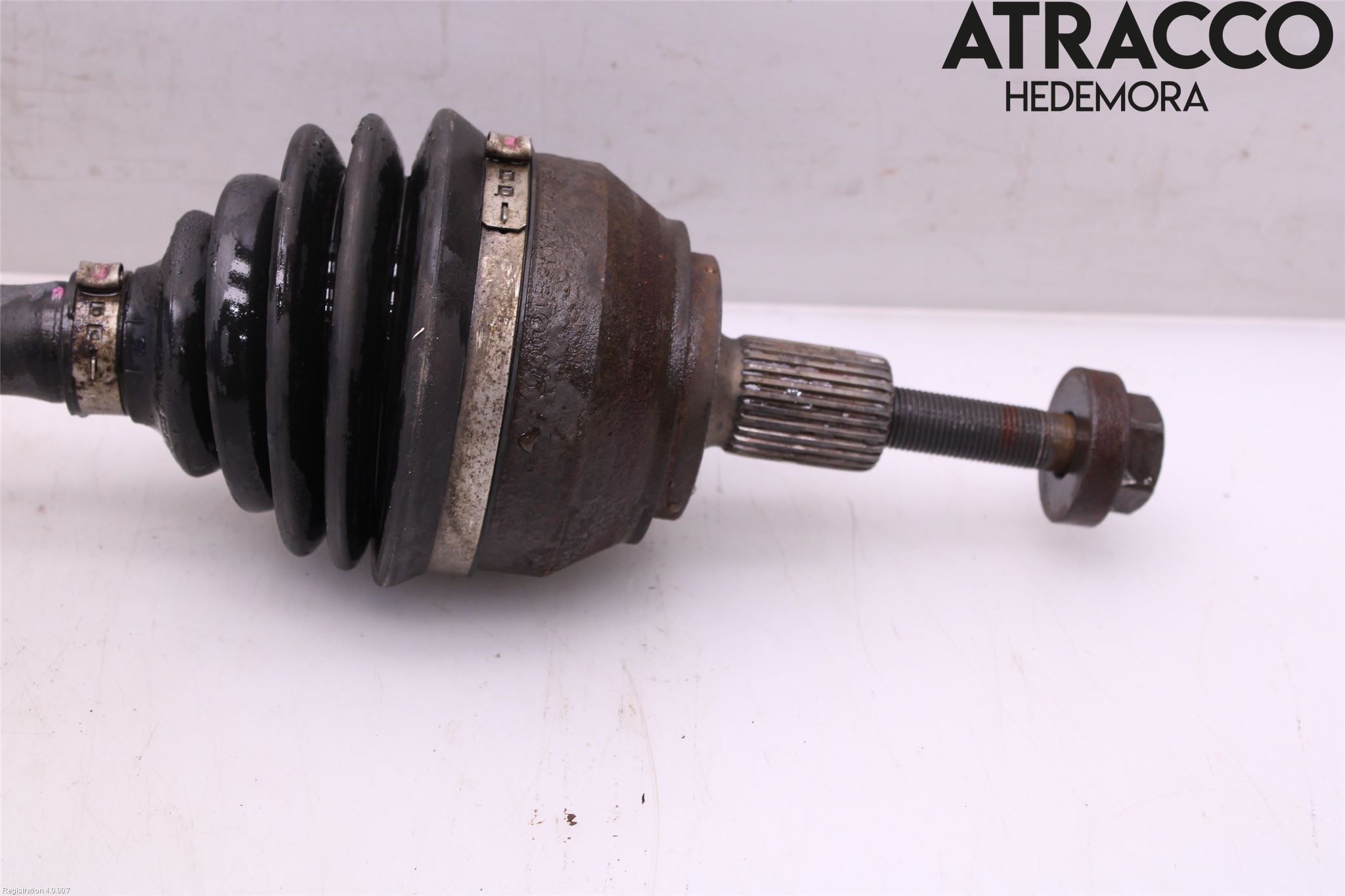 Volkswagen VW AMAROK 2H 10-22 Drivaxel Fram Höger