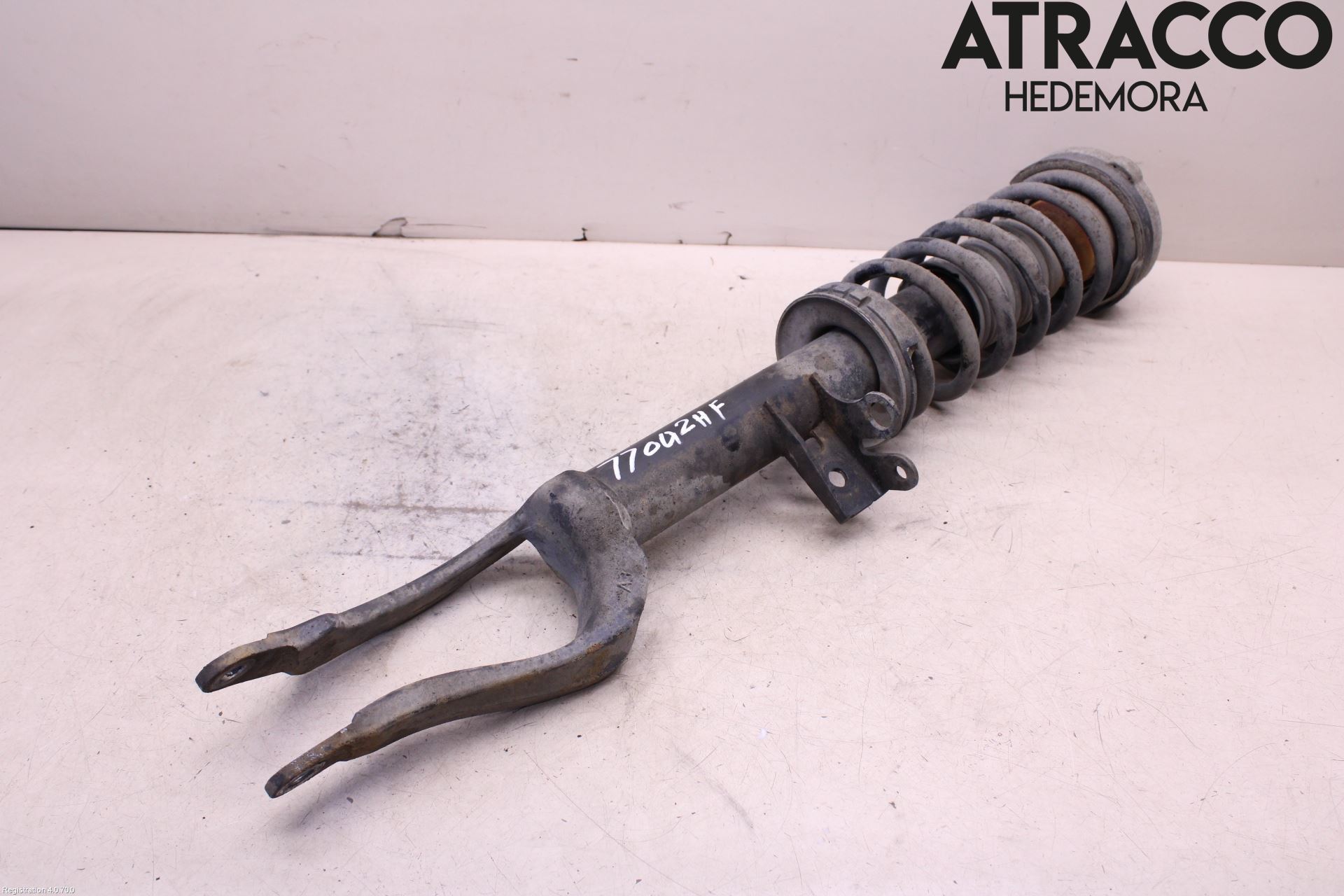 BMW 5 F10/F11/F18 09-17 Fjäderben Fram Höger