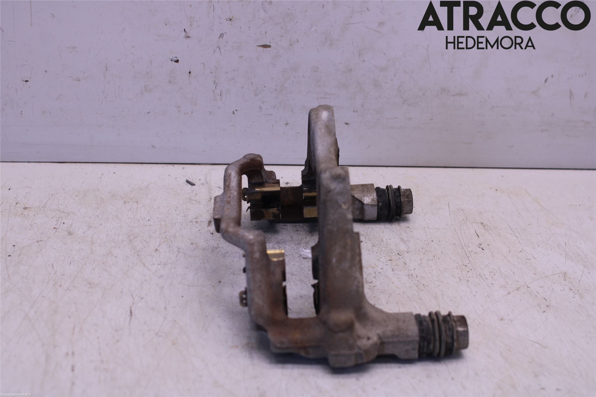 Toyota COROLLA 19- Bromsokshållare