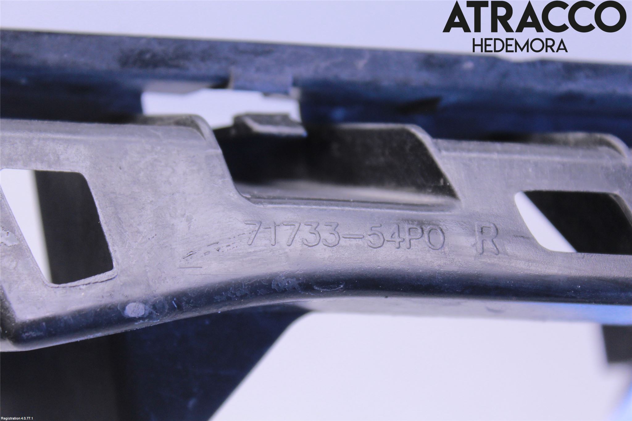 Suzuki VITARA 15- Strålkastarsarg Höger