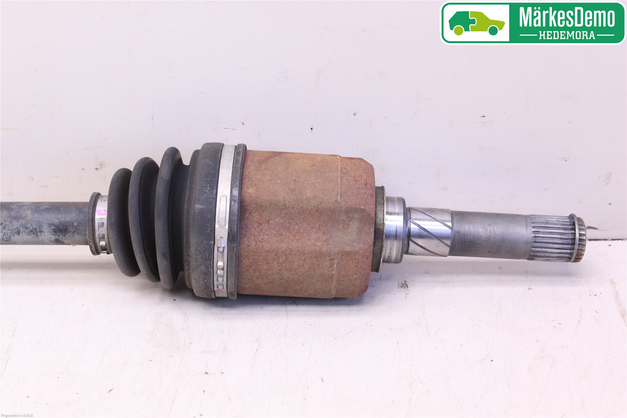 Nissan QASHQAI+2  10-14 Drivaxel Fram Vänster