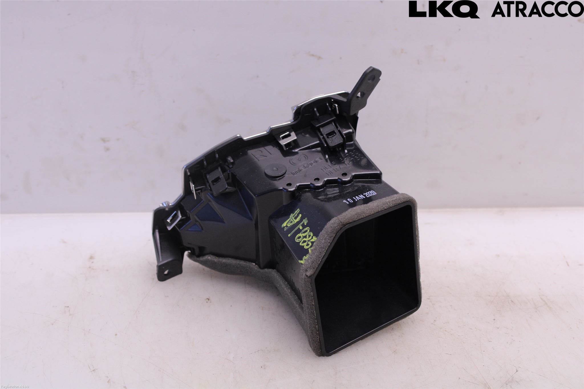 Mazda CX-30 20- Defrosterkanal-Munstycke