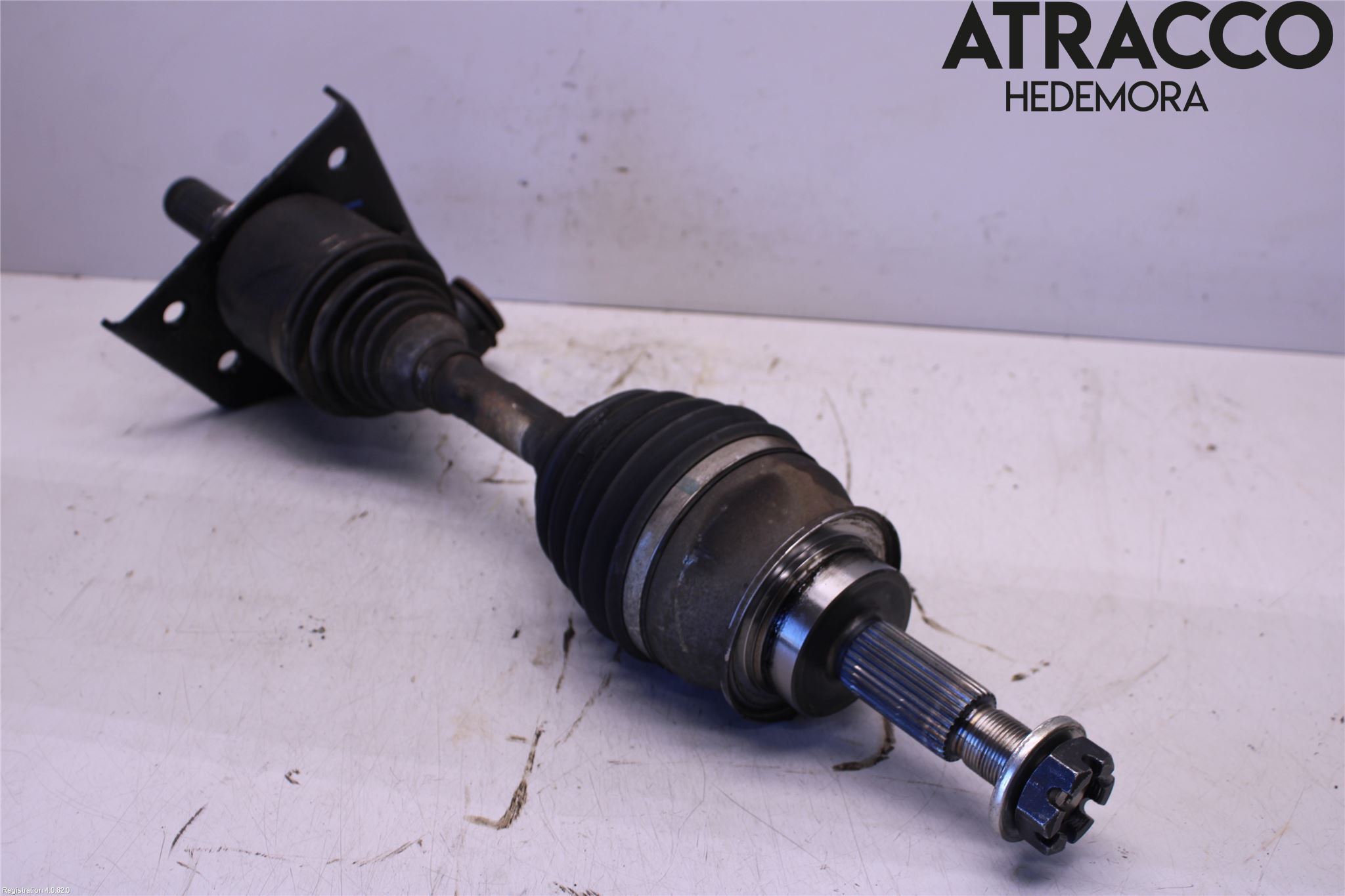 Isuzu D-MAX Drivaxel Fram Höger