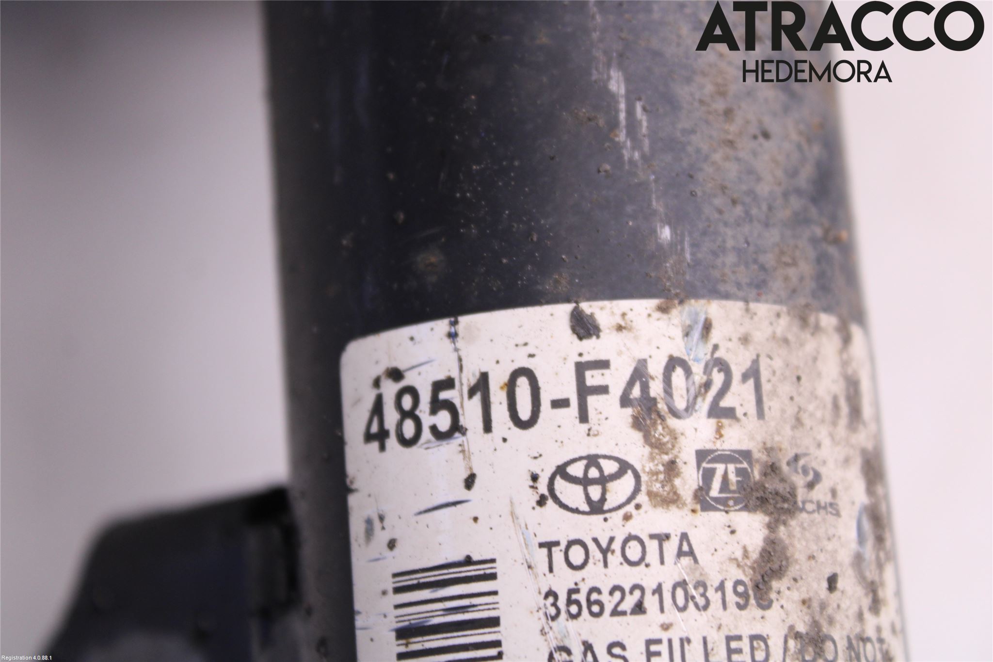 Toyota C-HR 16-23 Fjäderben Fram Höger