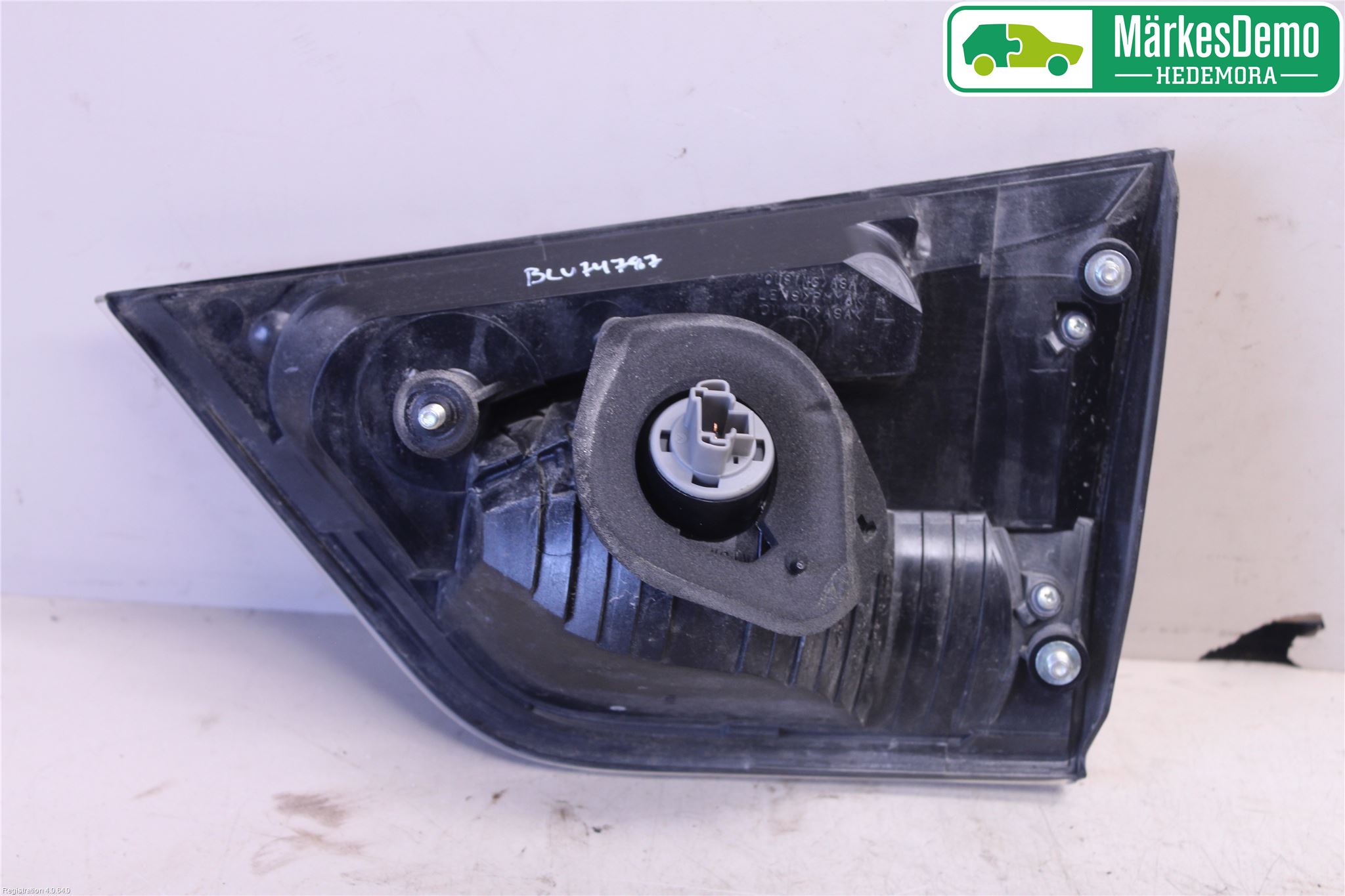 Mitsubishi OUTLANDER 07-12 Bakljus Lucka Vä