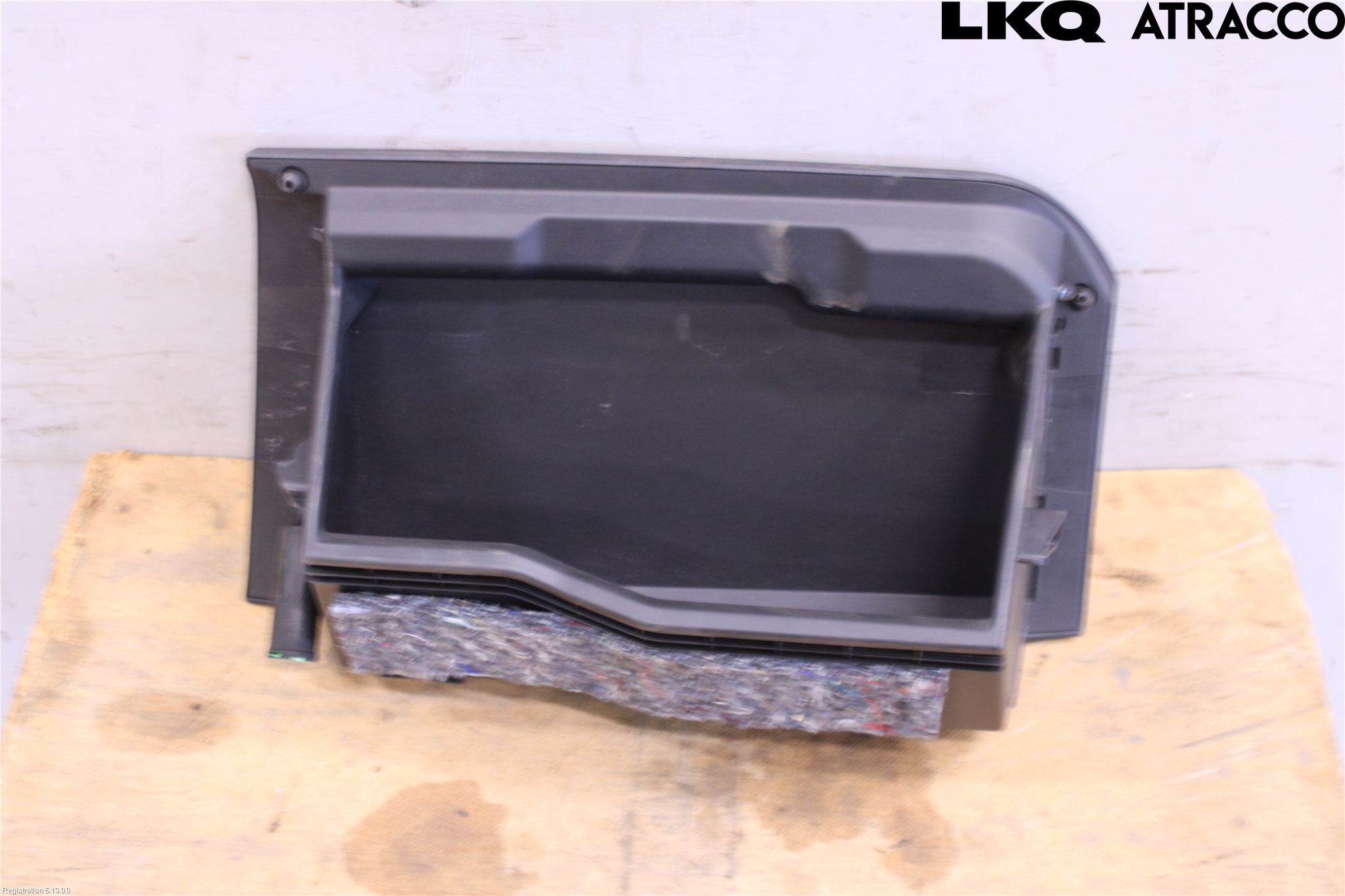 Toyota AURIS 13-19 Handskfack