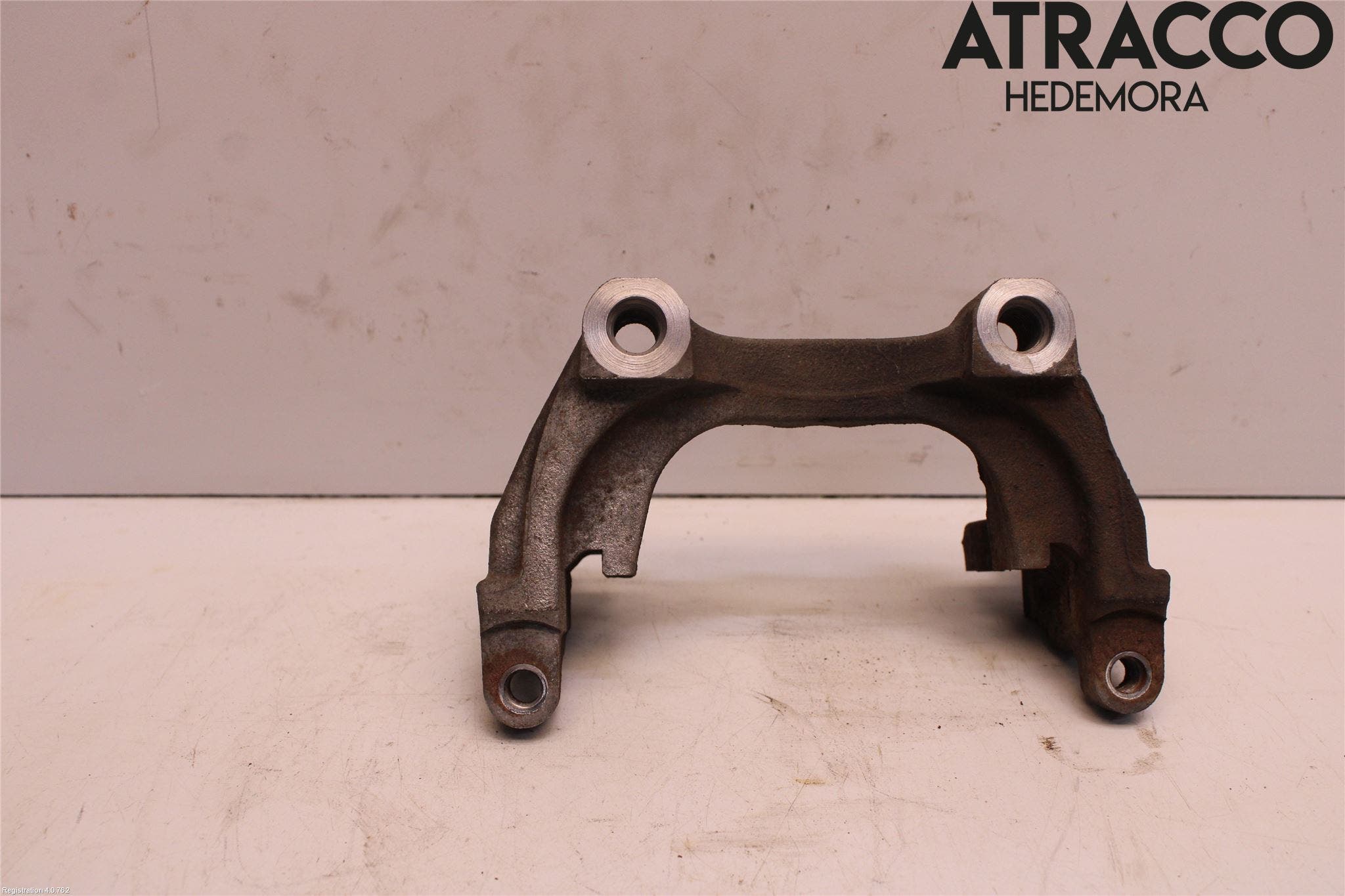 Volkswagen VW TOURAN 16- Bromsokshållare